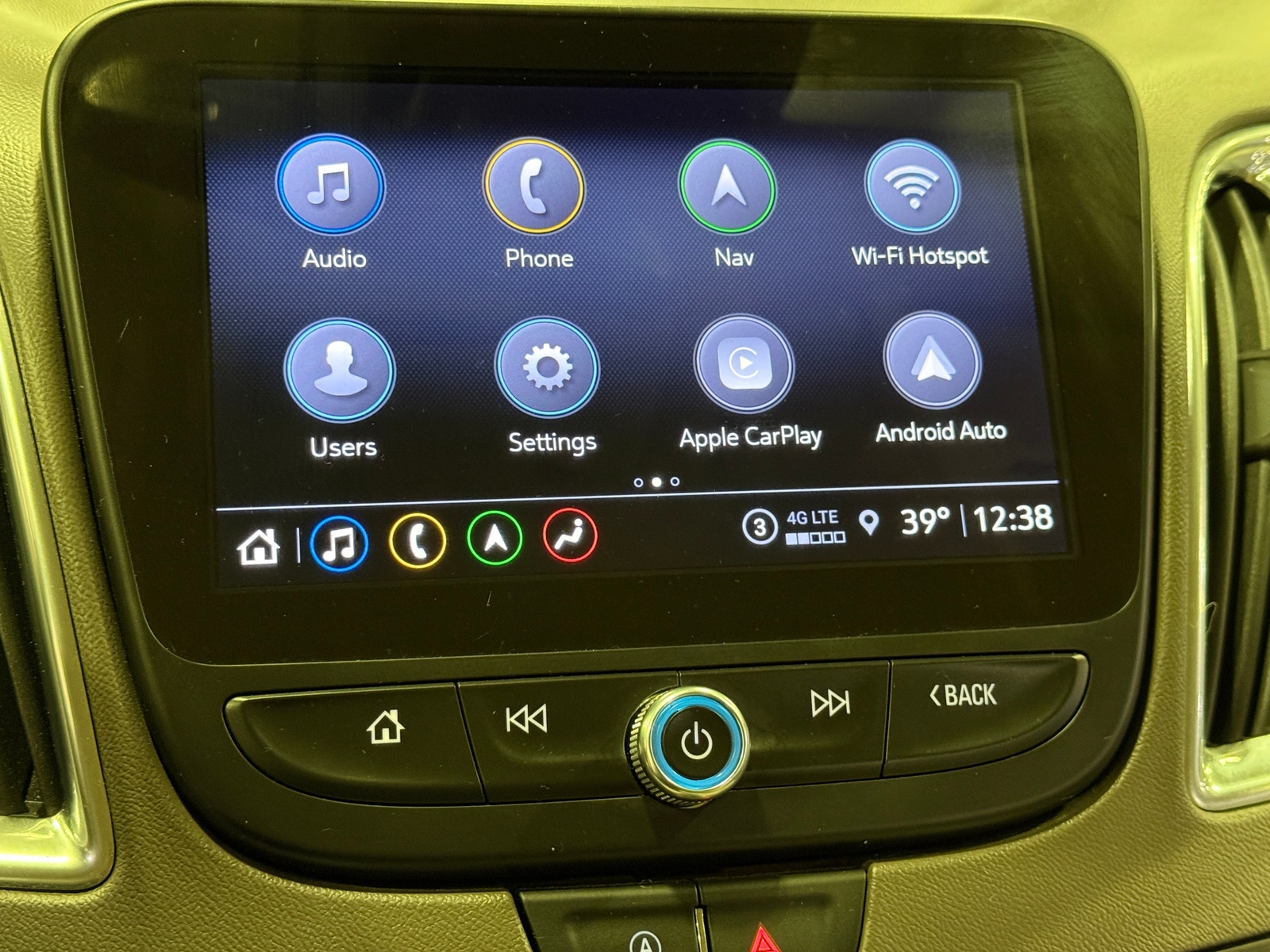 Thumbnail: 2024 Chevrolet Malibu - 3