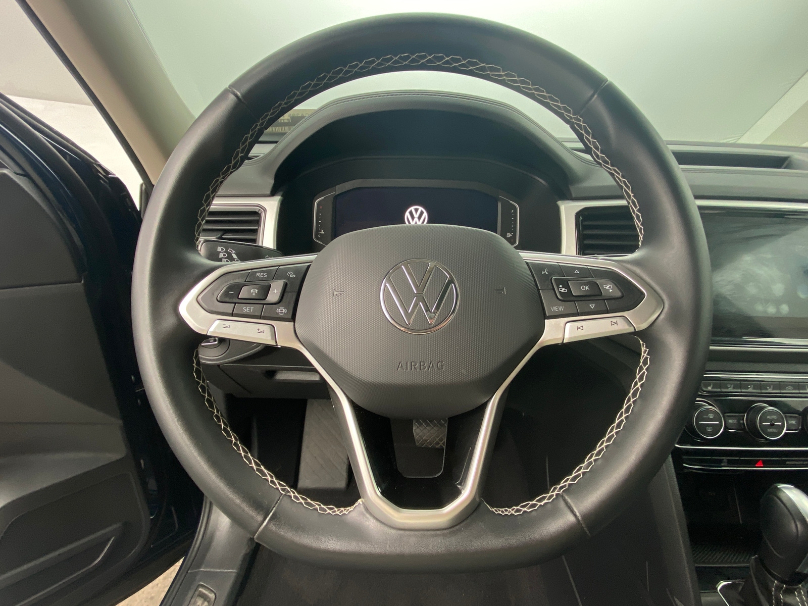 Thumbnail: 2023 Volkswagen Atlas - 4