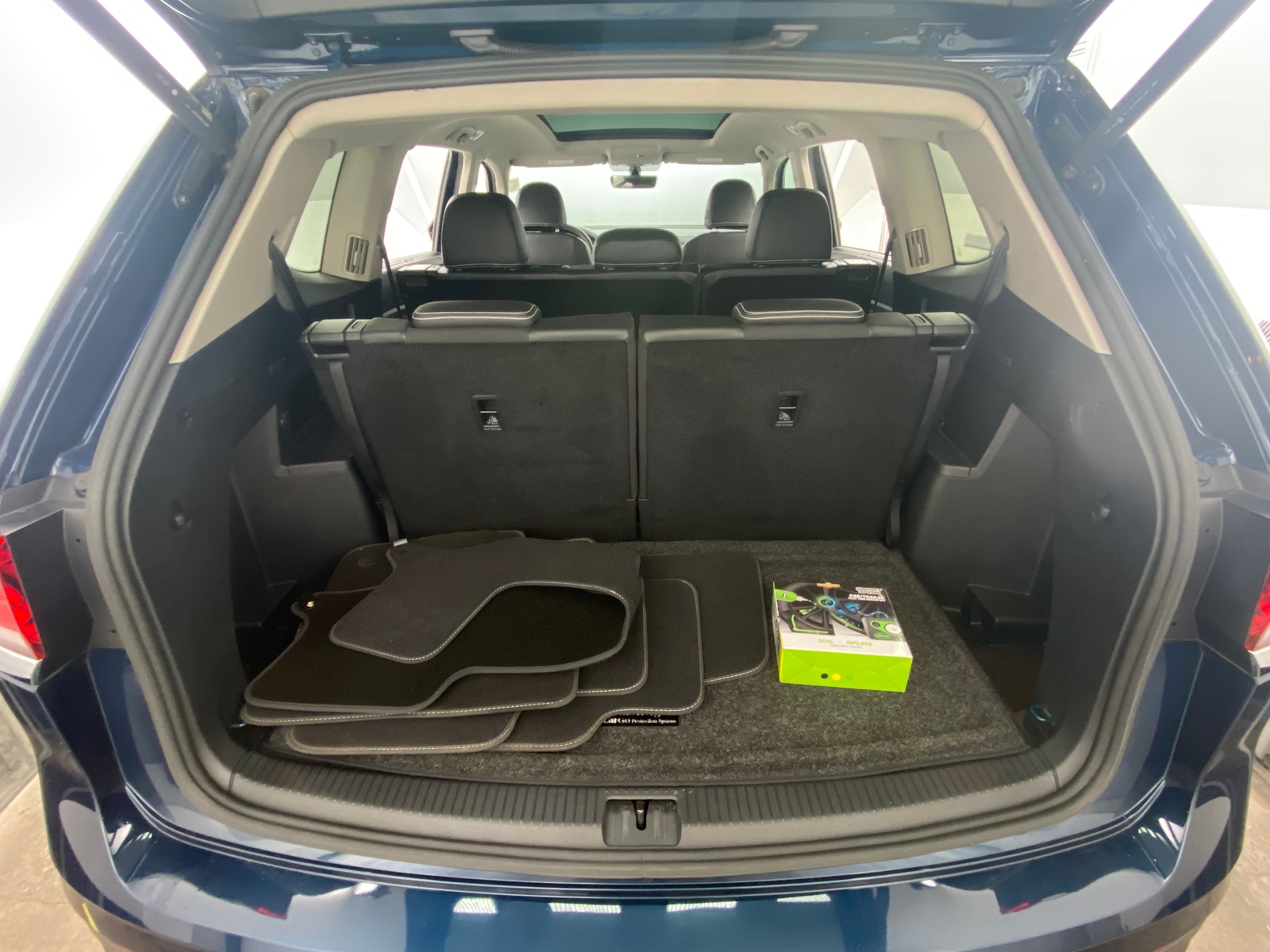 Thumbnail: 2023 Volkswagen Atlas - 6