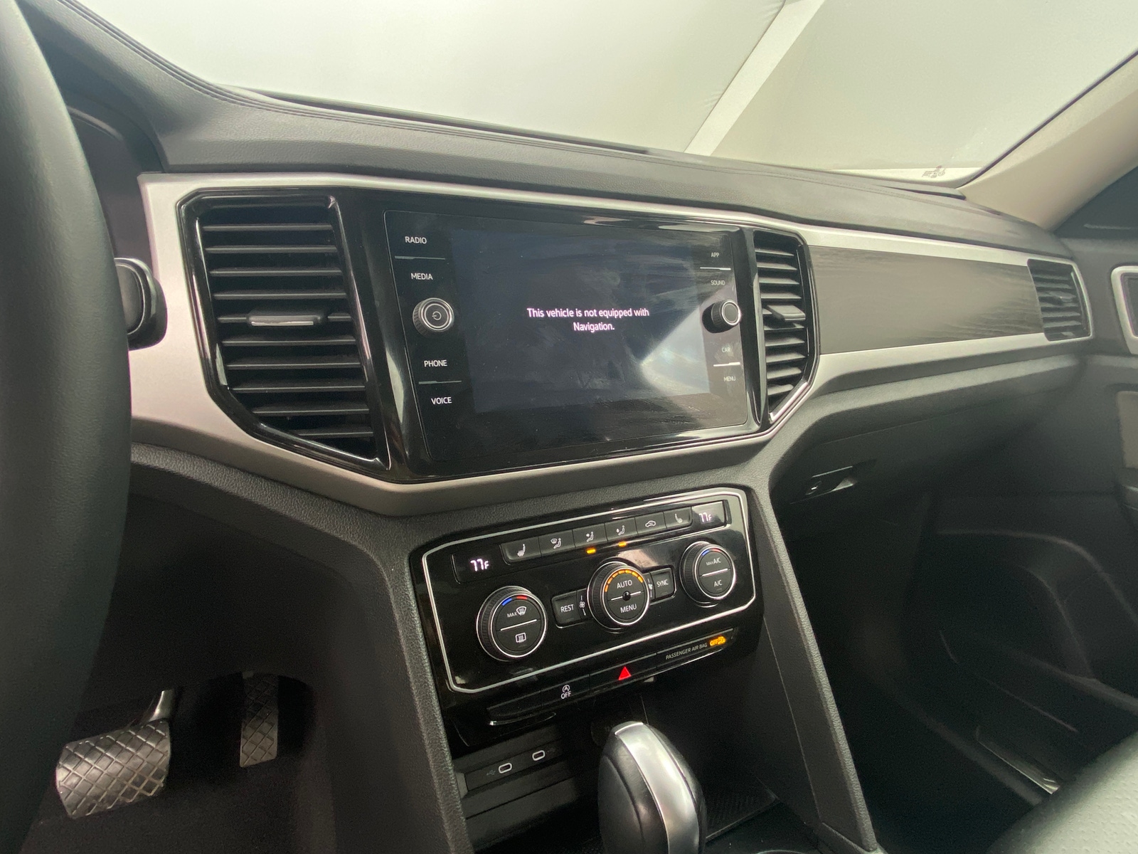 Thumbnail: 2023 Volkswagen Atlas - 3