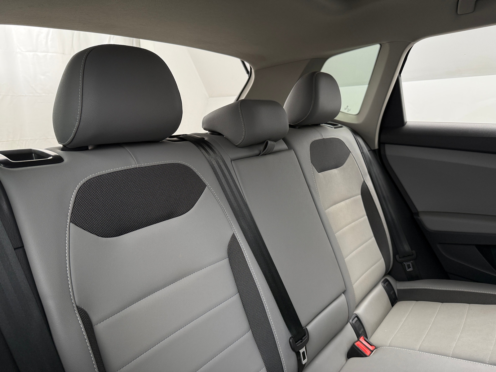 Thumbnail: 2023 Volkswagen Taos - 6