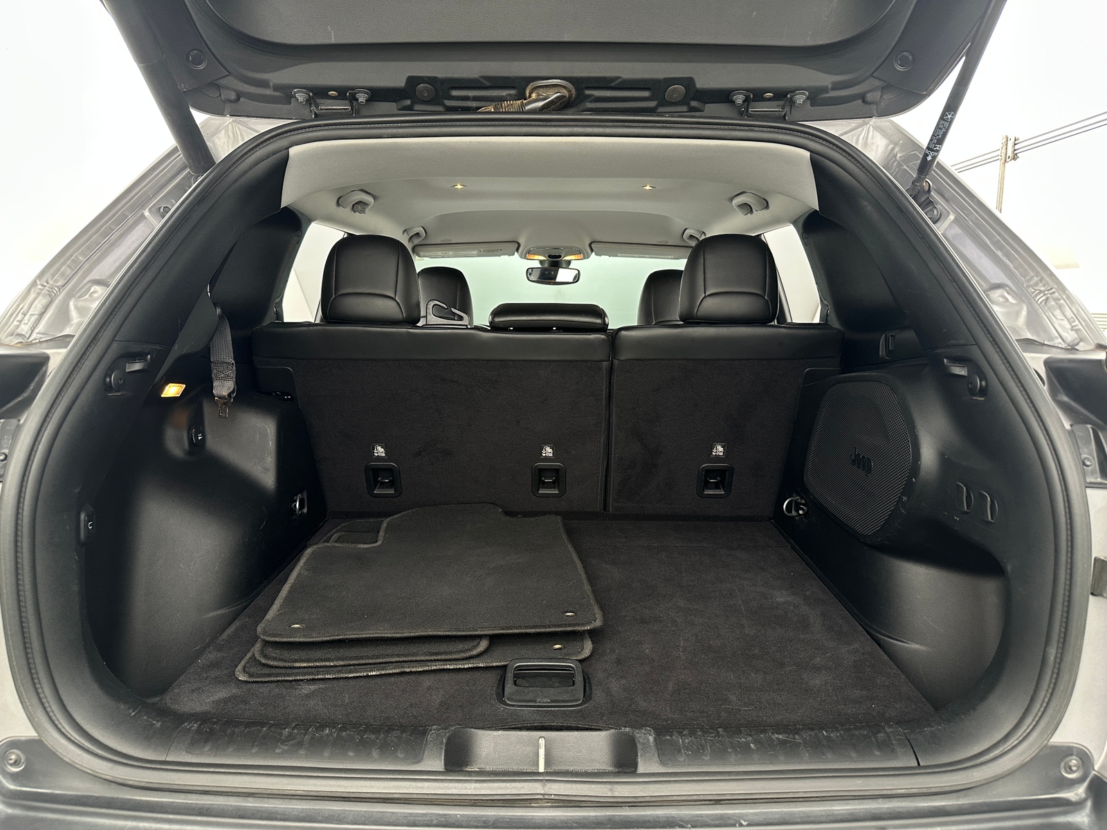 Thumbnail: 2020 Jeep Cherokee - 6