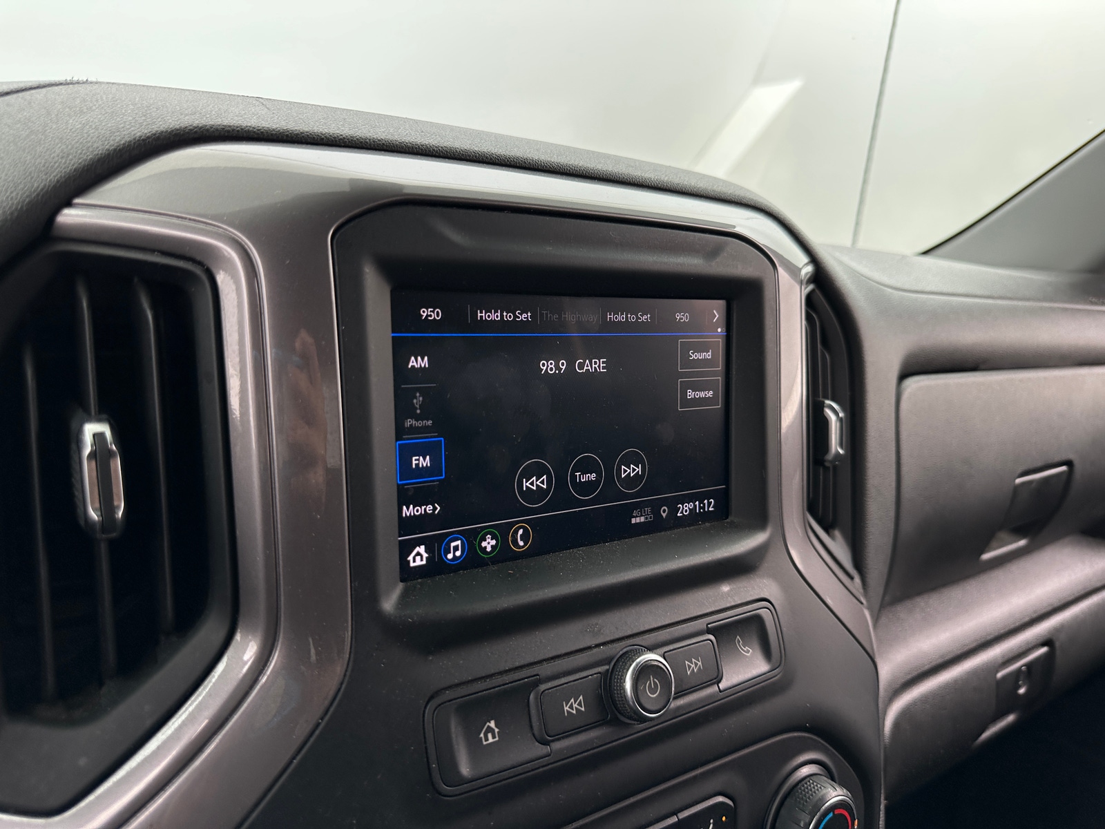 Thumbnail: 2021 Chevrolet Silverado 1500 - 4