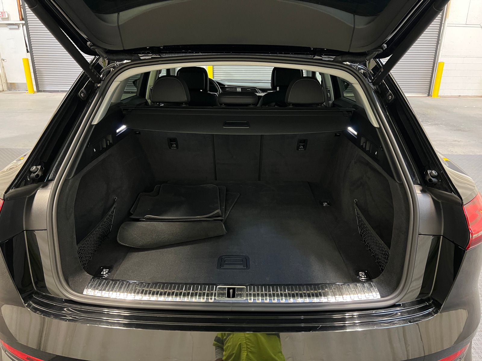 Thumbnail: 2021 Audi e-tron - 6