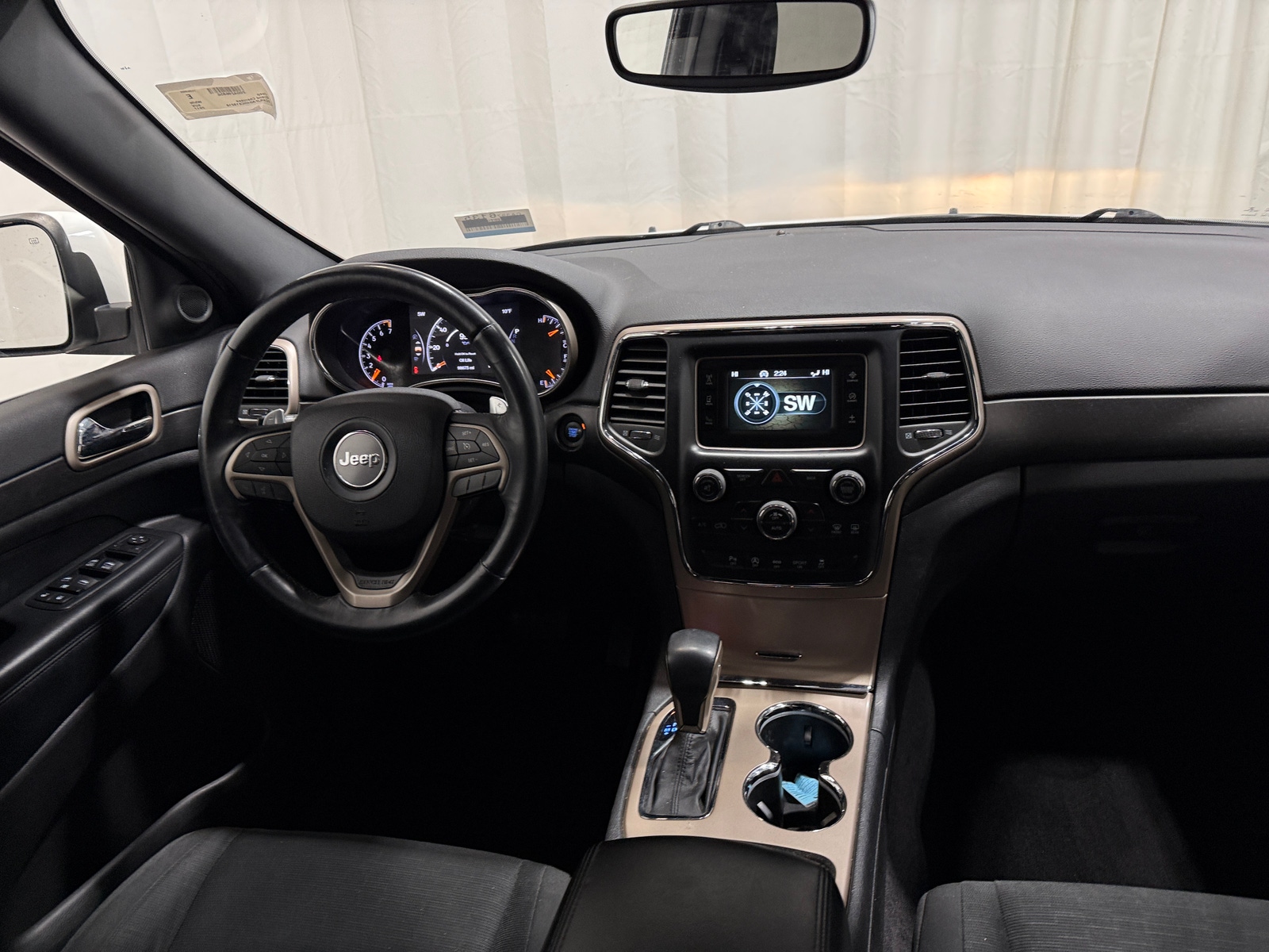 Thumbnail: 2017 Jeep Grand Cherokee - 3