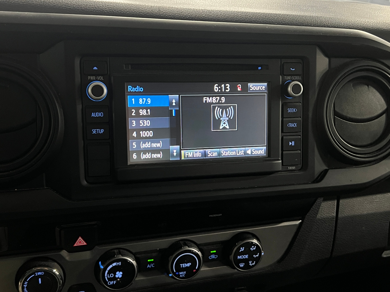 Thumbnail: 2017 Toyota Tacoma - 4