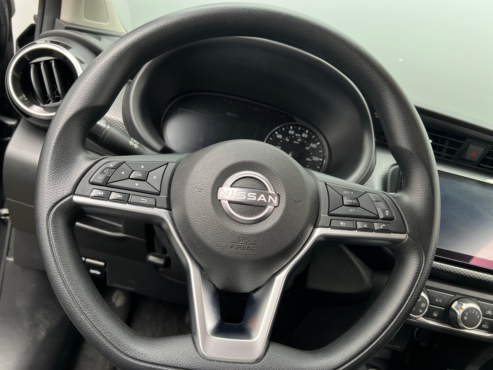 Thumbnail: 2024 Nissan Kicks - 5