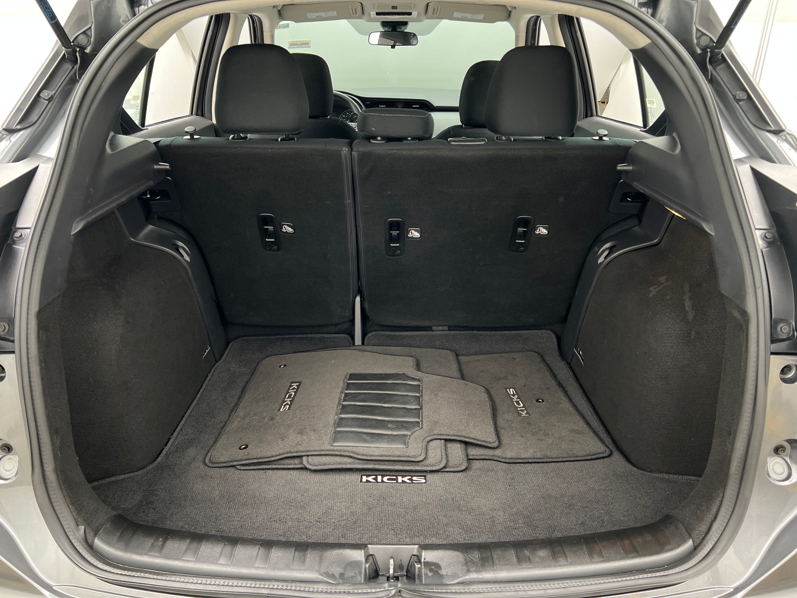 Thumbnail: 2024 Nissan Kicks - 7