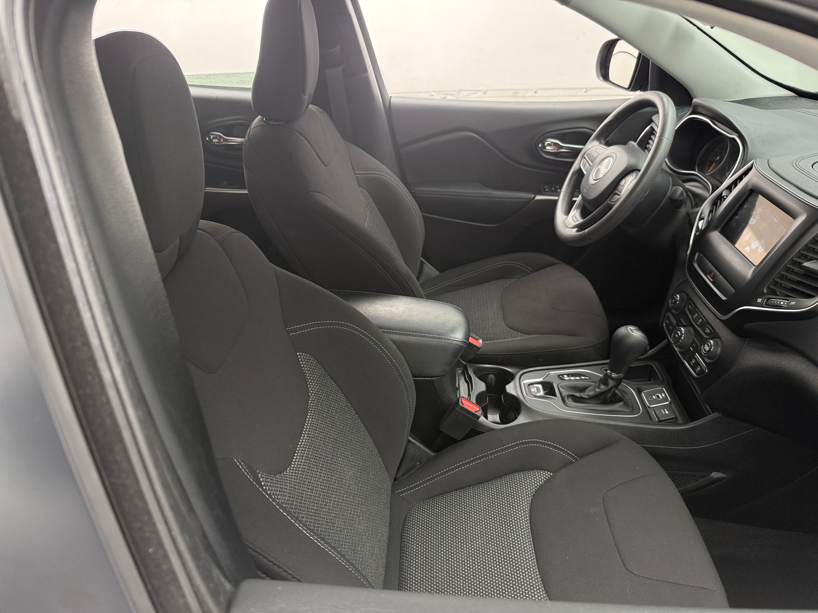 Thumbnail: 2020 Jeep Cherokee - 2