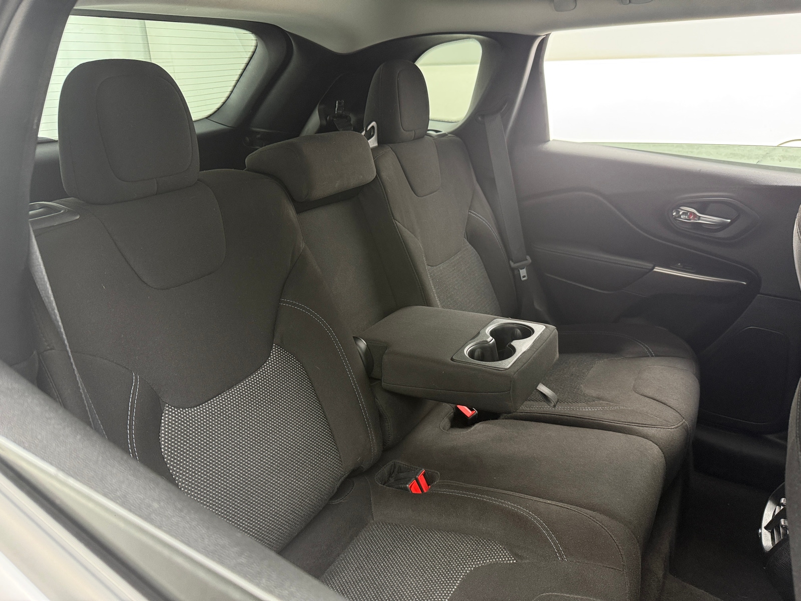 Thumbnail: 2020 Jeep Cherokee - 6