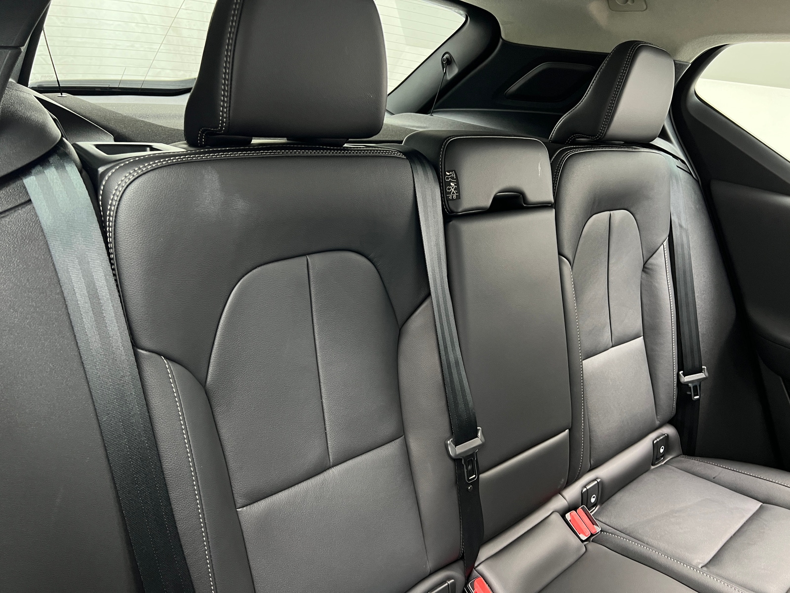 Thumbnail: 2025 Volvo XC40 - 5