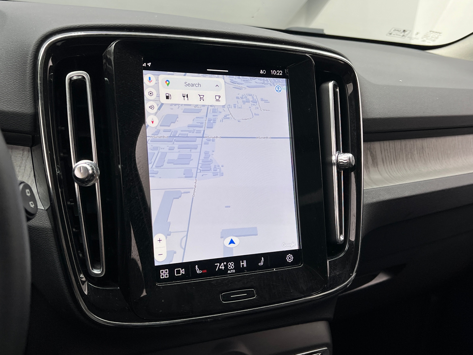 Thumbnail: 2025 Volvo XC40 - 3