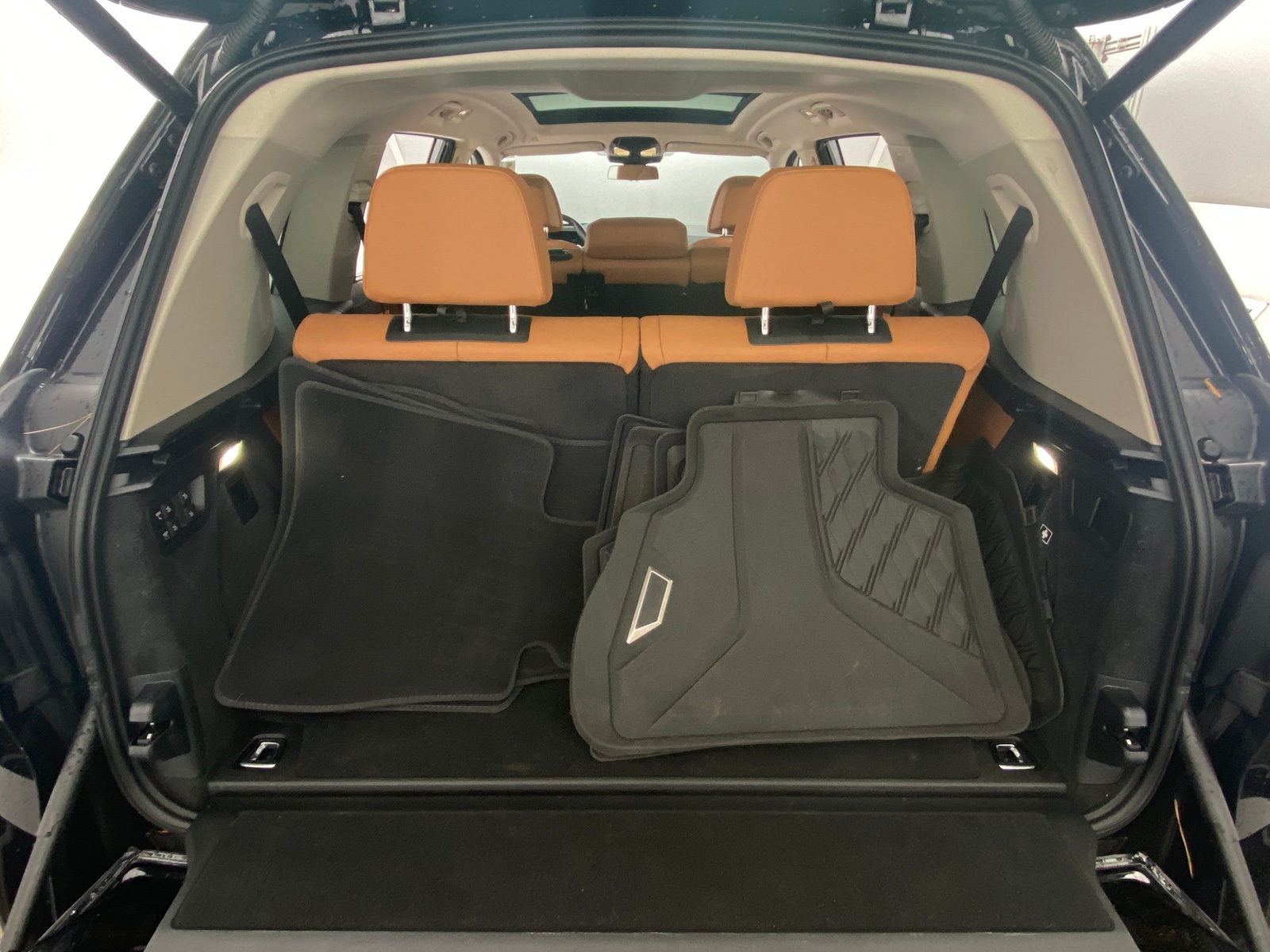 Thumbnail: 2023 BMW X7 - 6