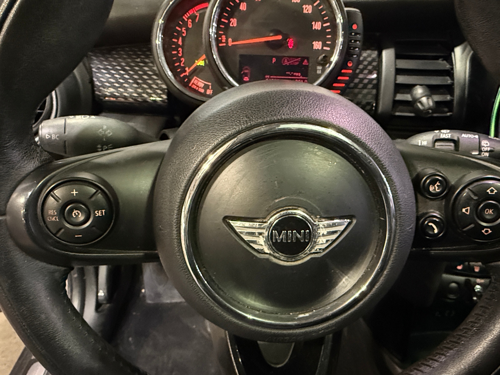 Thumbnail: 2017 MINI Cooper Hardtop - 4