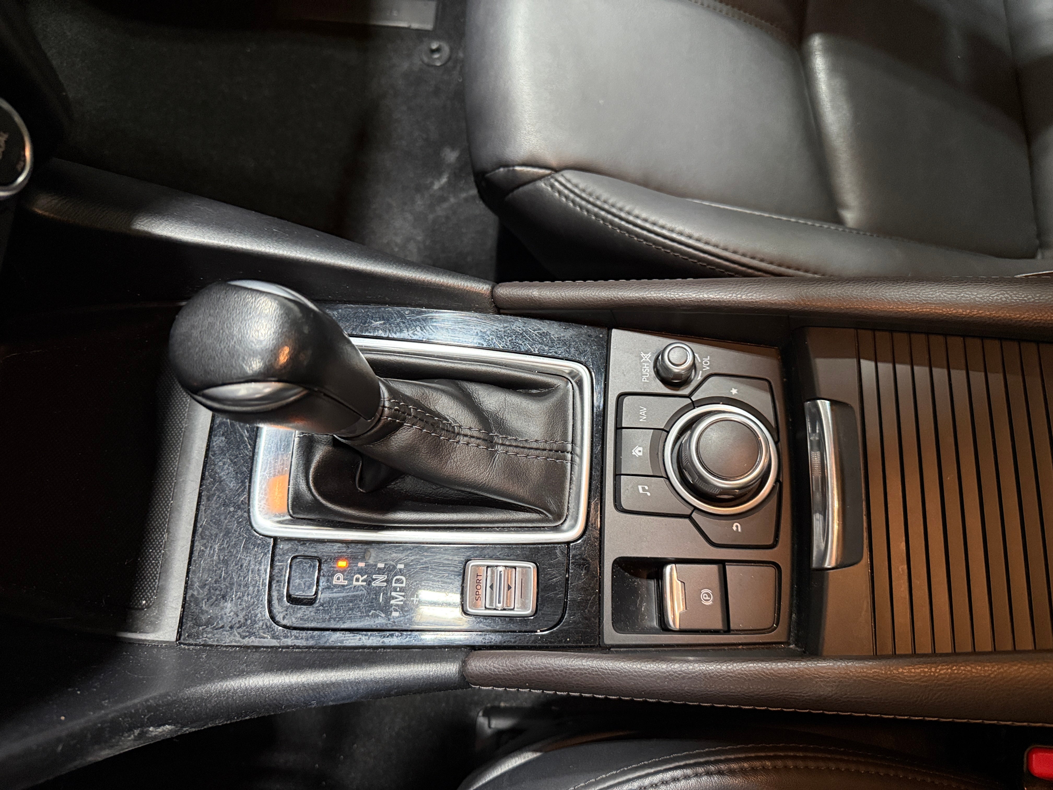 Used 2018 Mazda Mazda3 Touring with VIN 3MZBN1L31JM265463 for sale in Oak Creek, WI