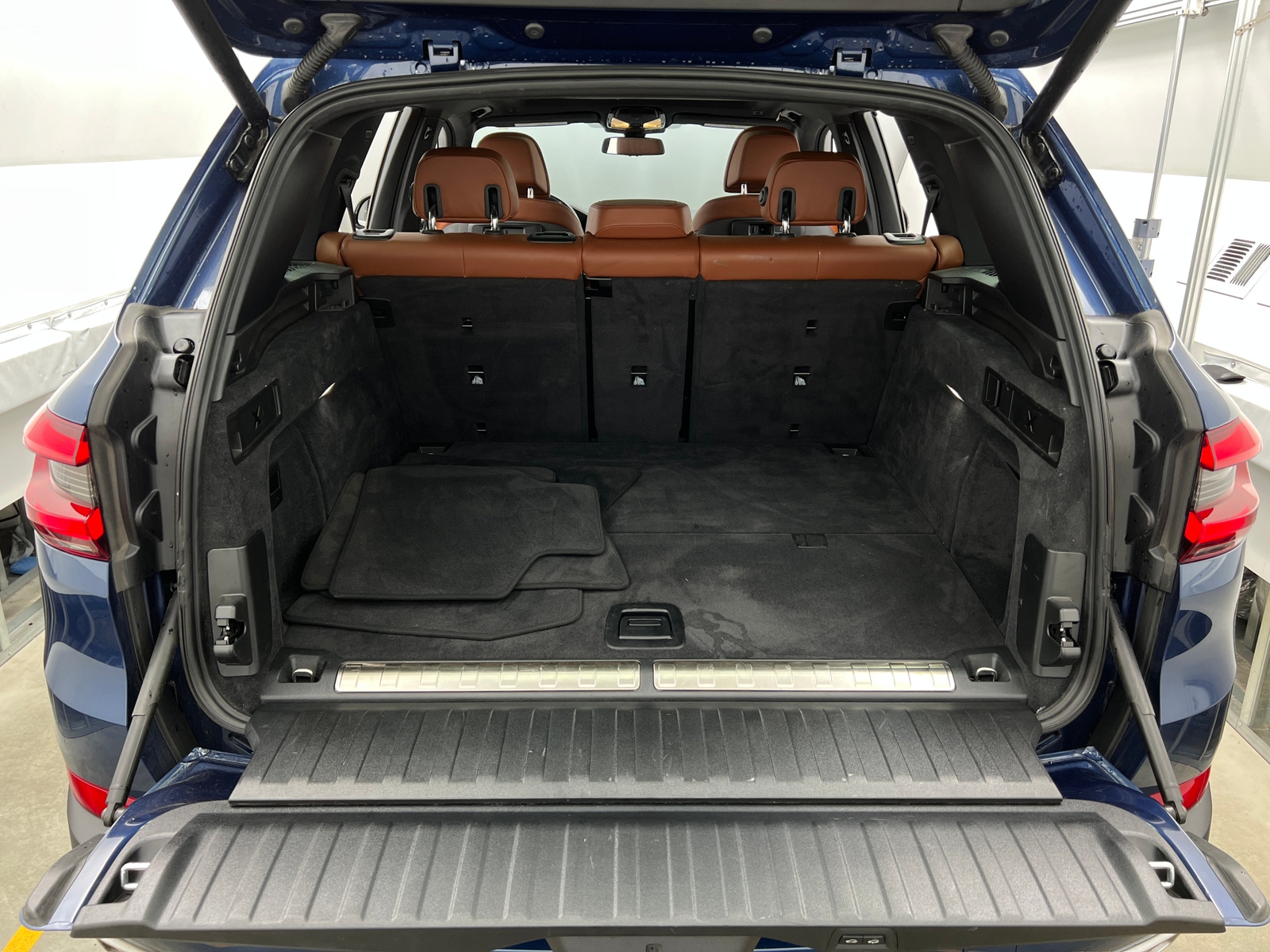 Thumbnail: 2023 BMW X5 - 6