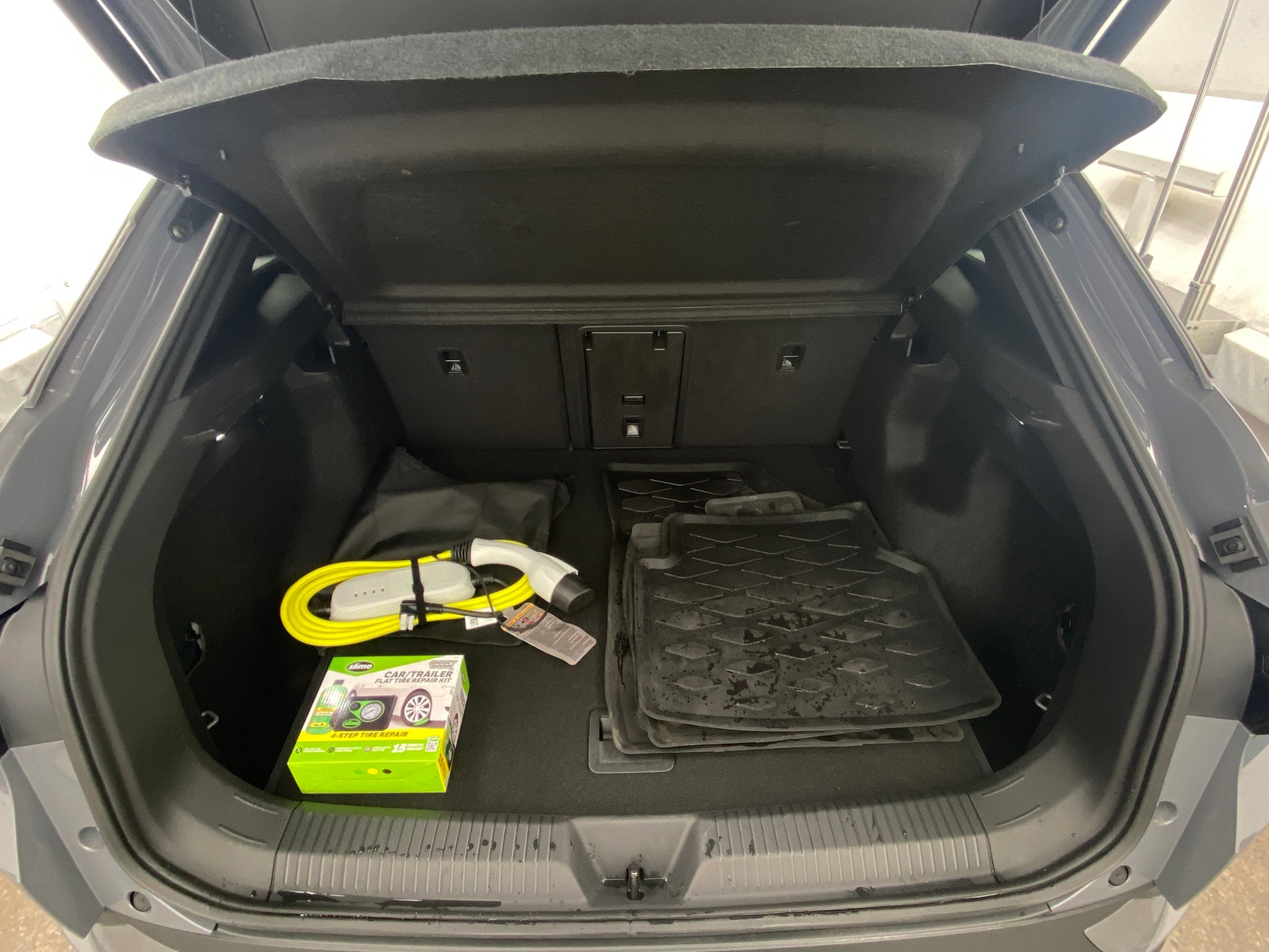 Thumbnail: 2023 Volkswagen ID.4 - 6