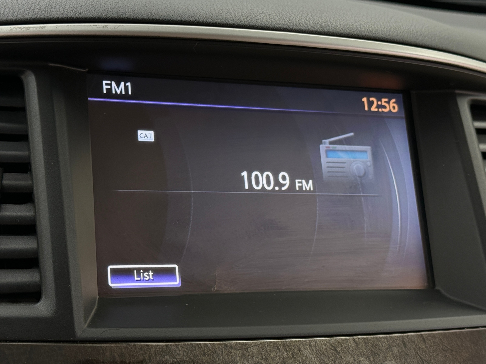 Thumbnail: 2015 INFINITI QX60 - 3