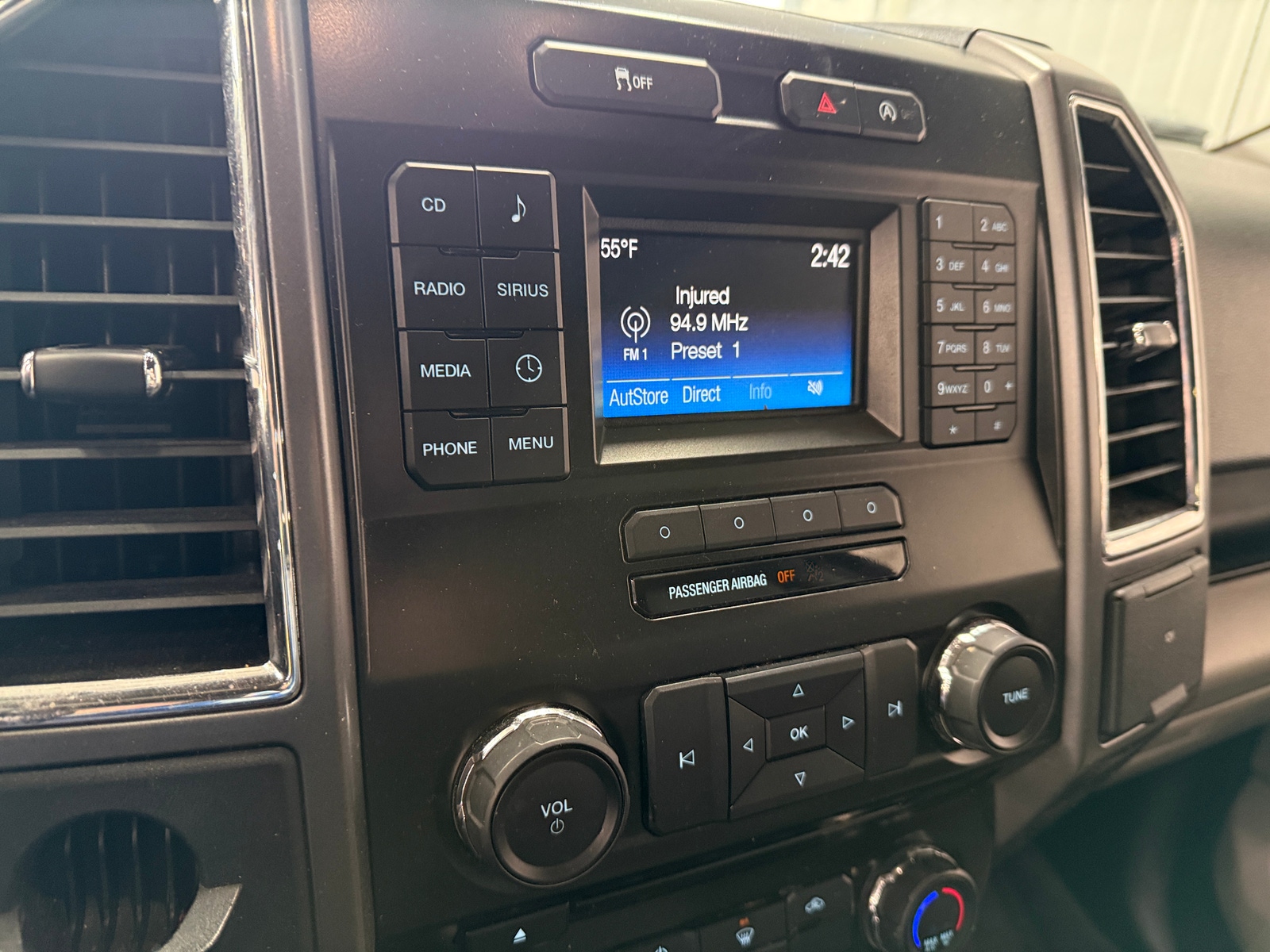 Thumbnail: 2015 Ford Econoline - 4