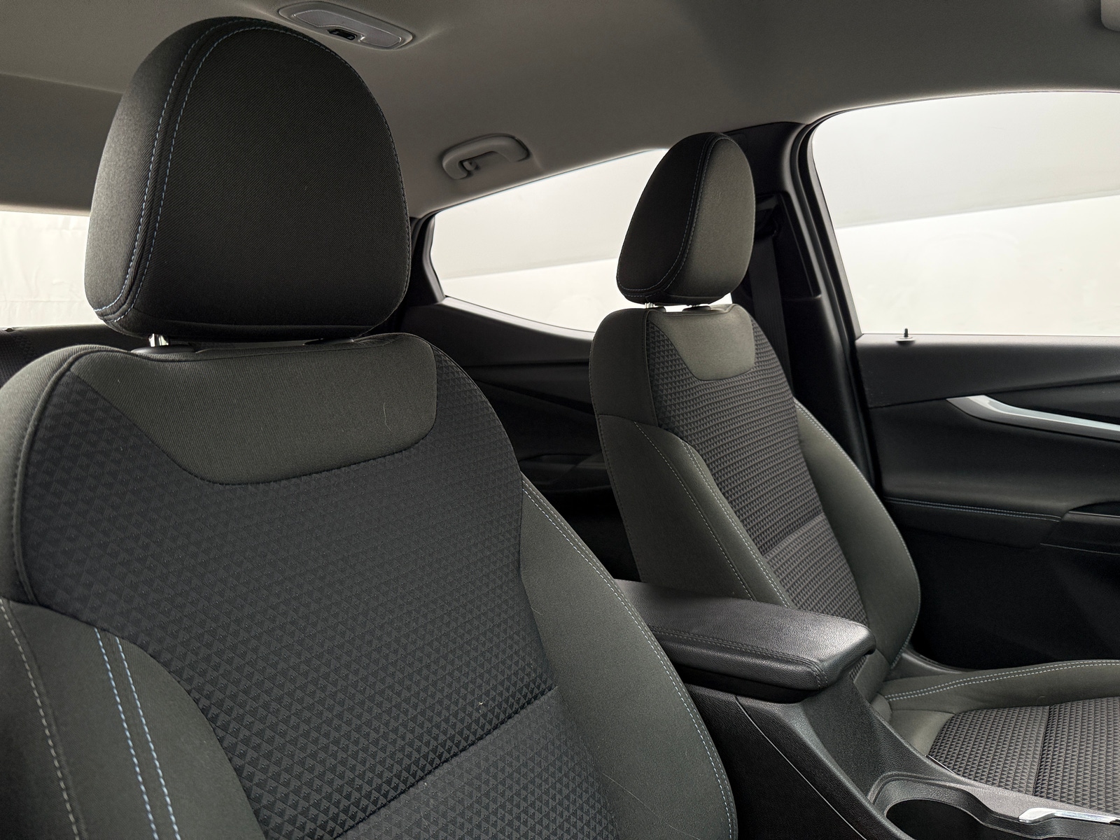 Thumbnail: 2023 Chevrolet Bolt EUV - 2