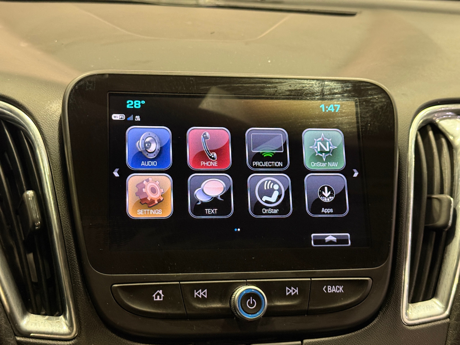 Thumbnail: 2018 Chevrolet Malibu - 4