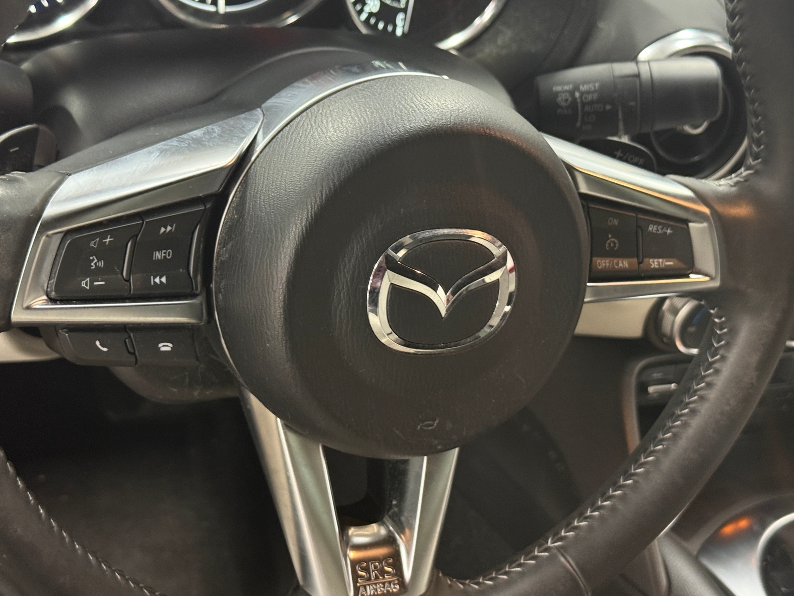 Thumbnail: 2021 Mazda MX-5 Miata - 4