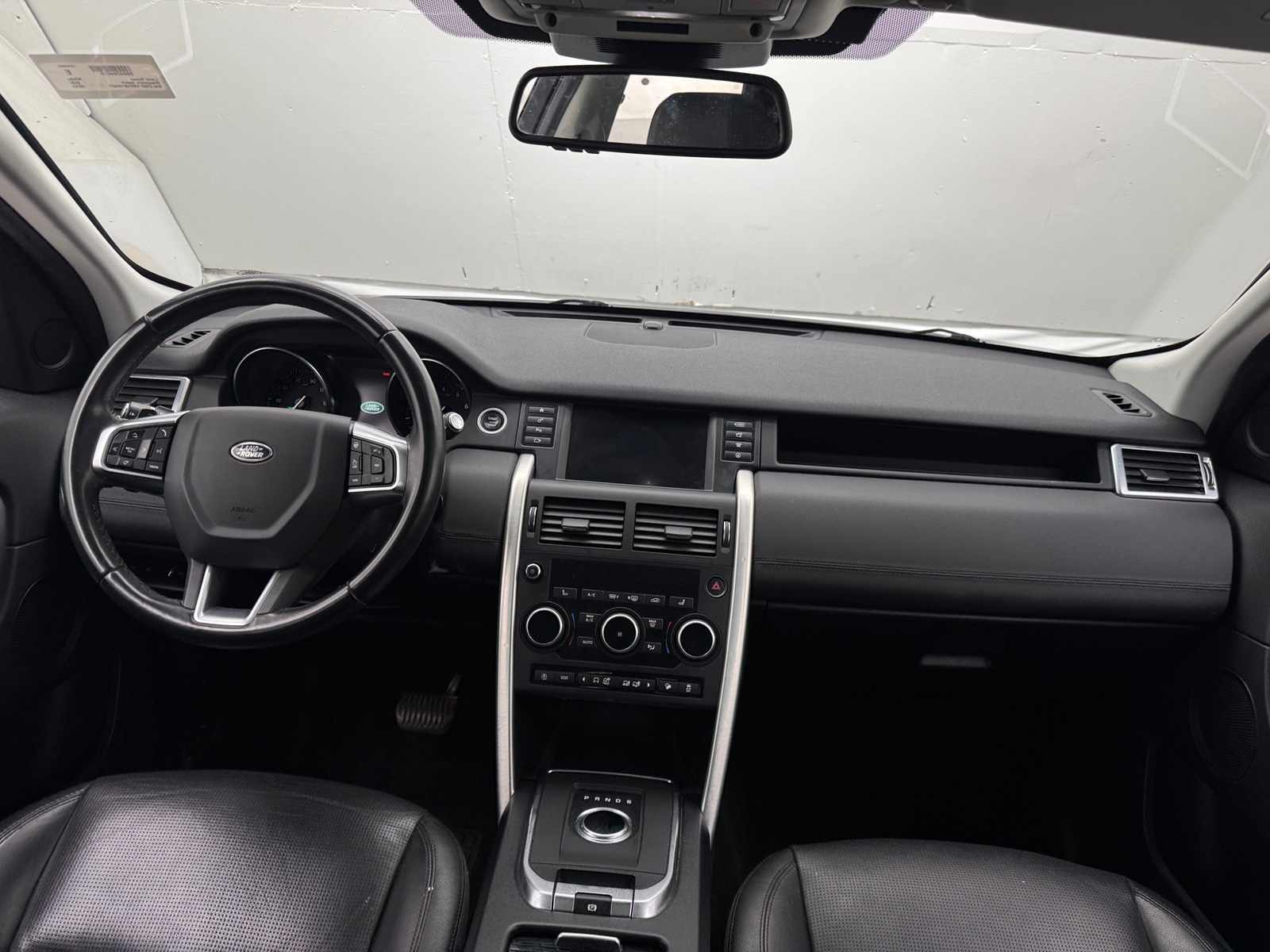 Thumbnail: 2019 Land Rover Discovery Sport - 2