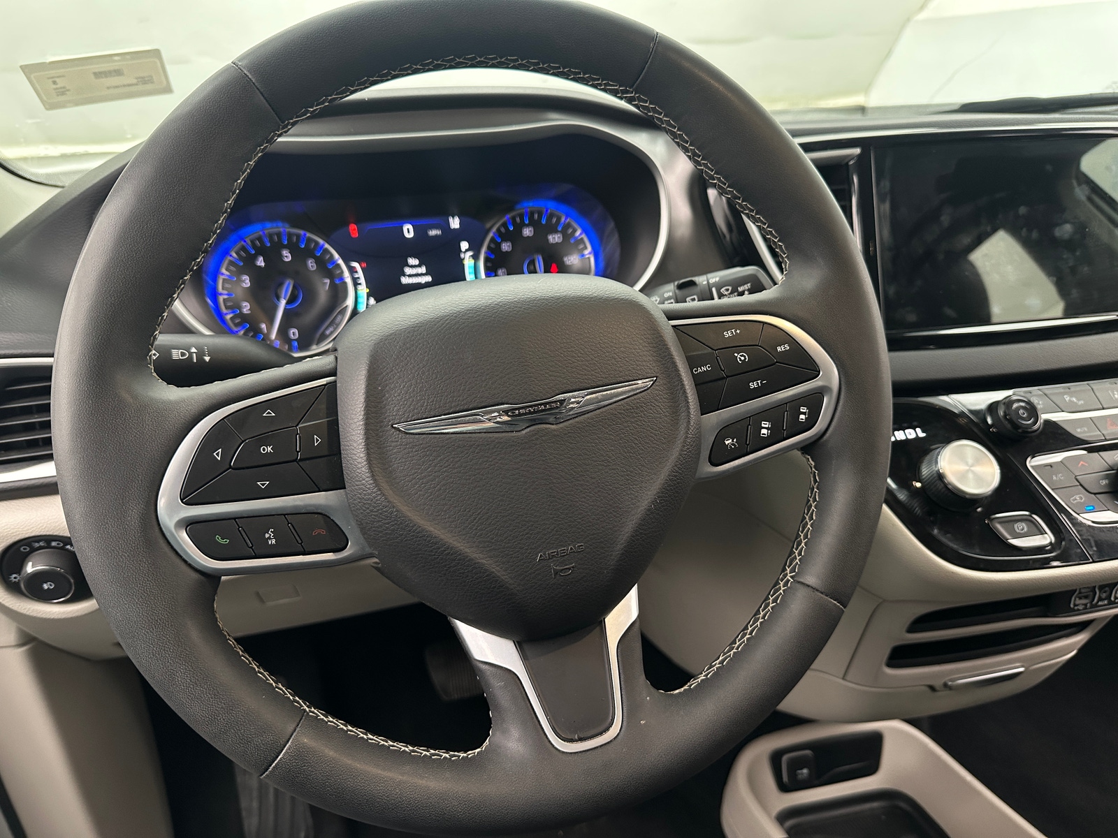 Thumbnail: 2024 Chrysler Pacifica - 4