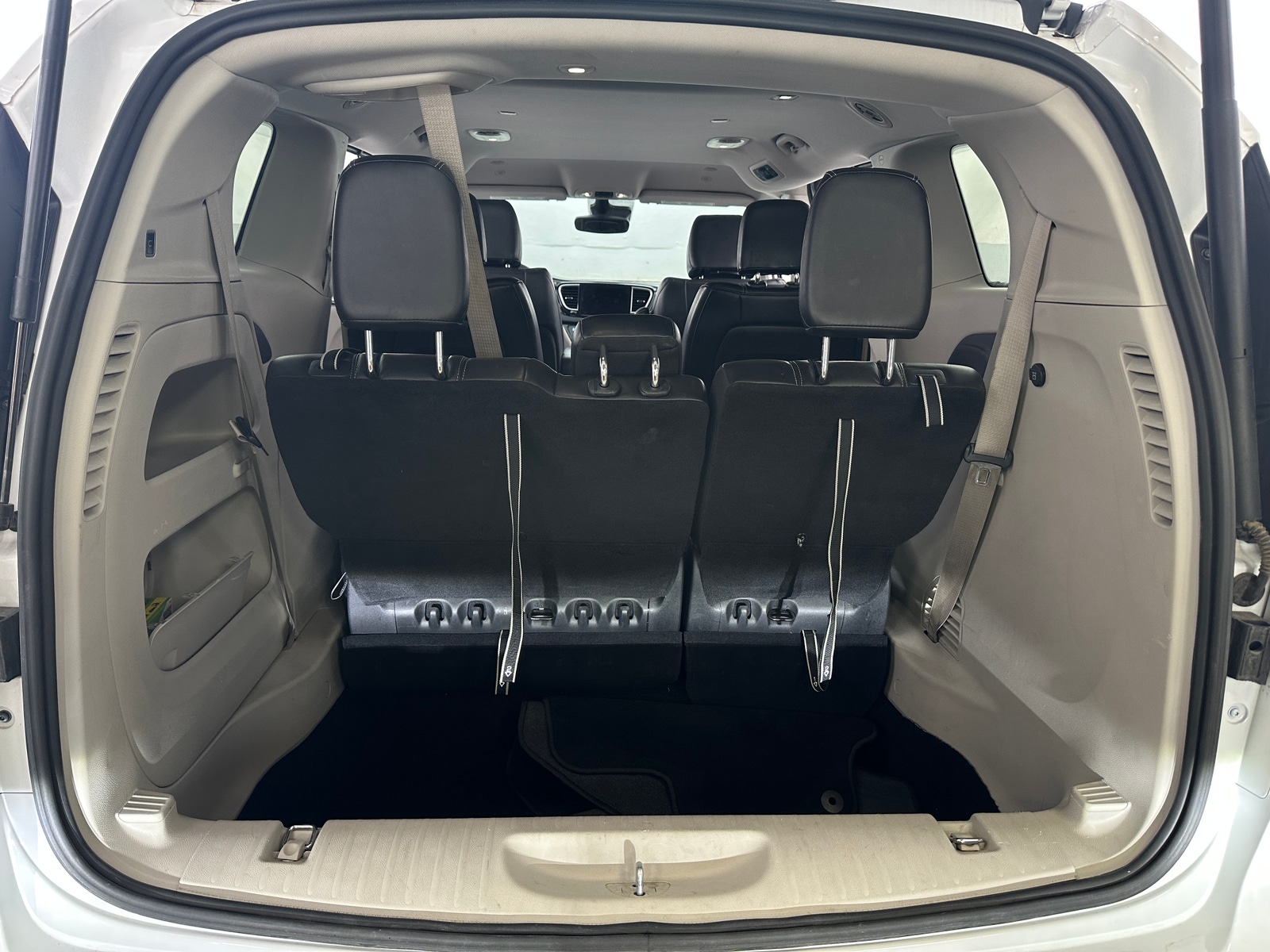 Thumbnail: 2024 Chrysler Pacifica - 6