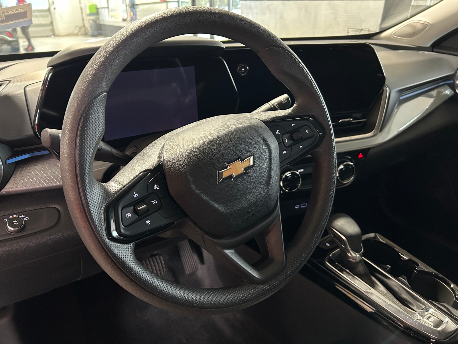 Thumbnail: 2025 Chevrolet Trax - 5