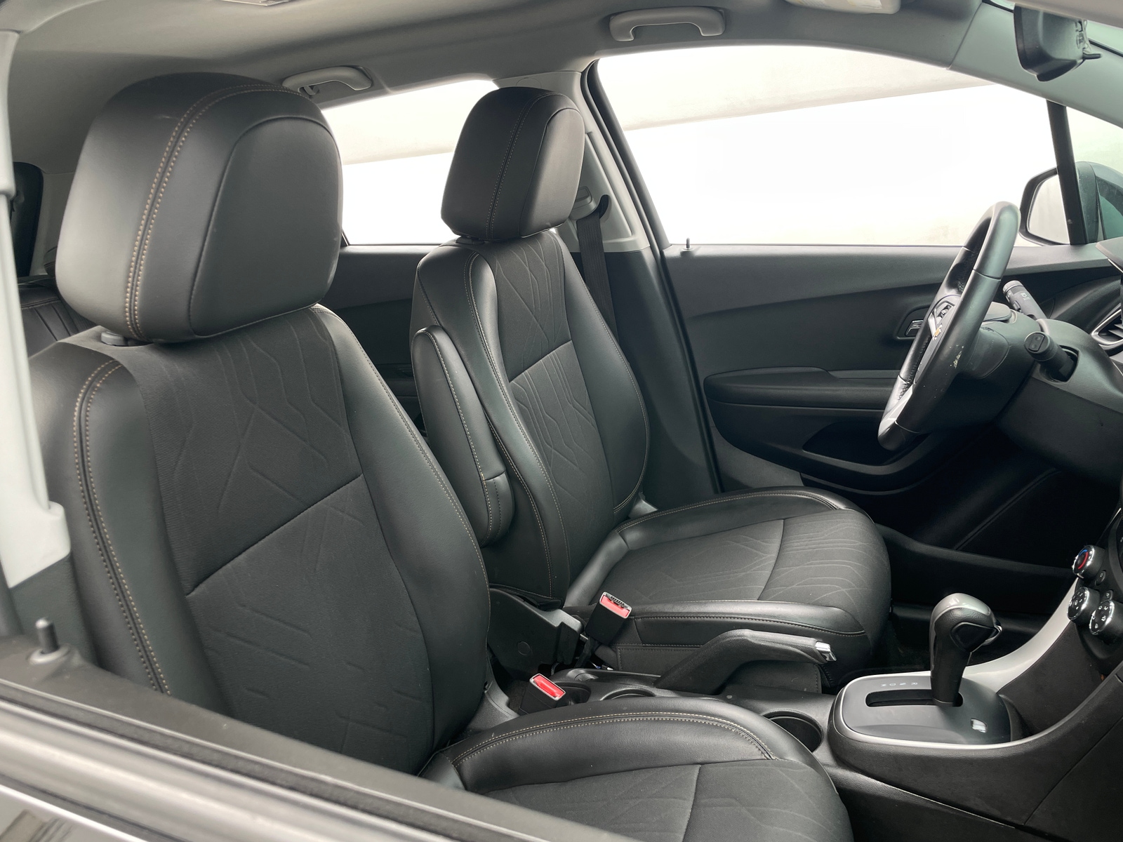 Thumbnail: 2022 Chevrolet Trax - 2