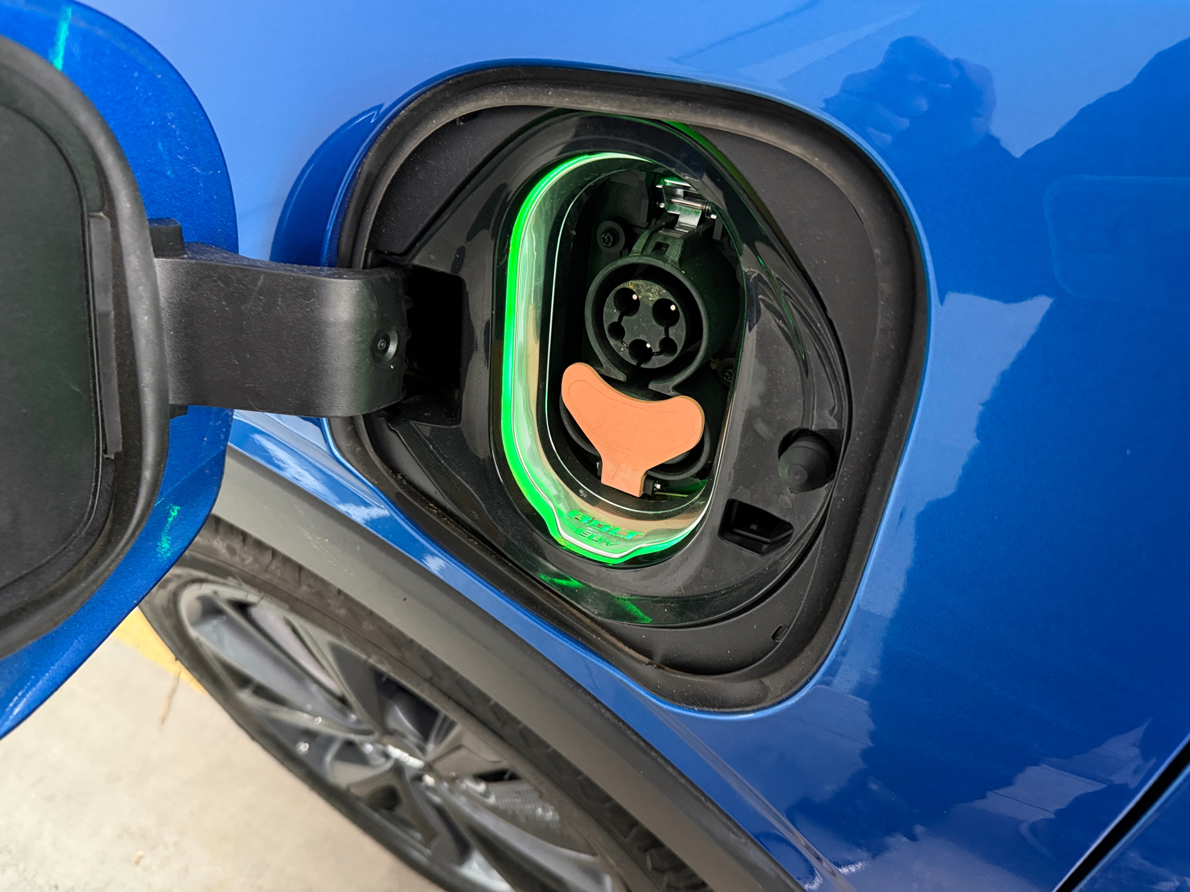 Used 2022 Chevrolet Bolt EUV Premier with VIN 1G1FZ6S01N4104408 for sale in Auburn, WA