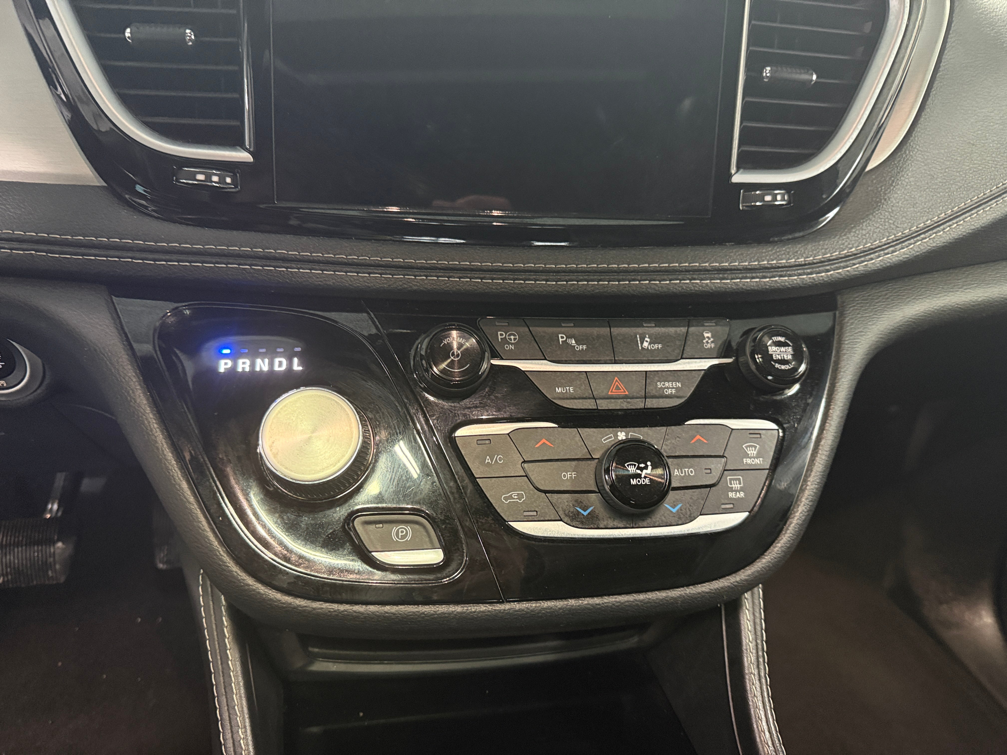 2024 Chrysler Pacifica PHEV