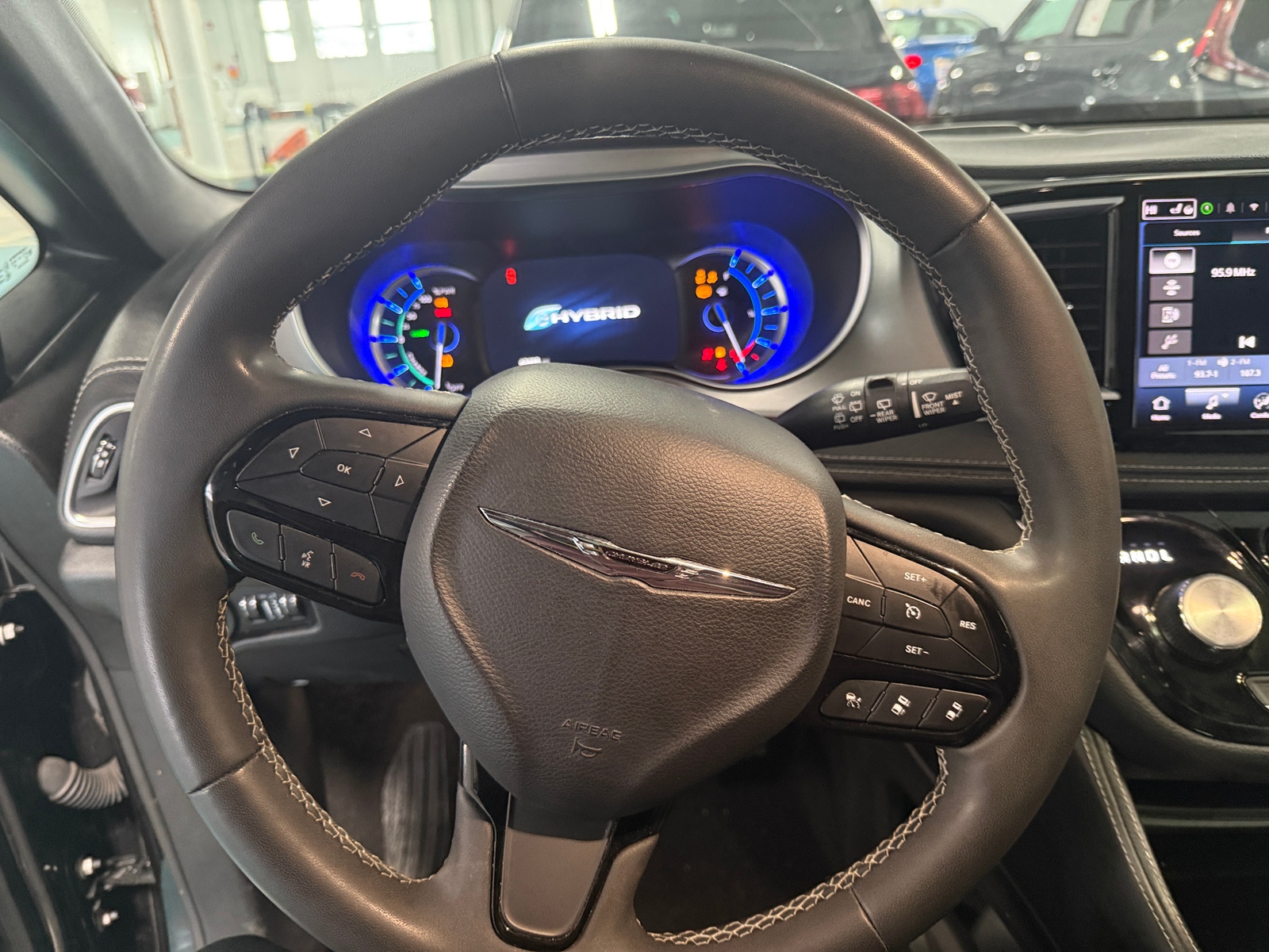 Thumbnail: 2024 Chrysler Pacifica - 4