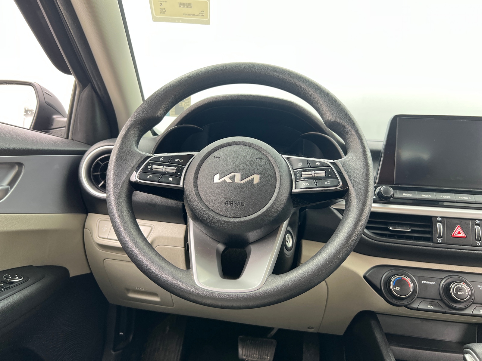 Thumbnail: 2023 Kia Forte - 5