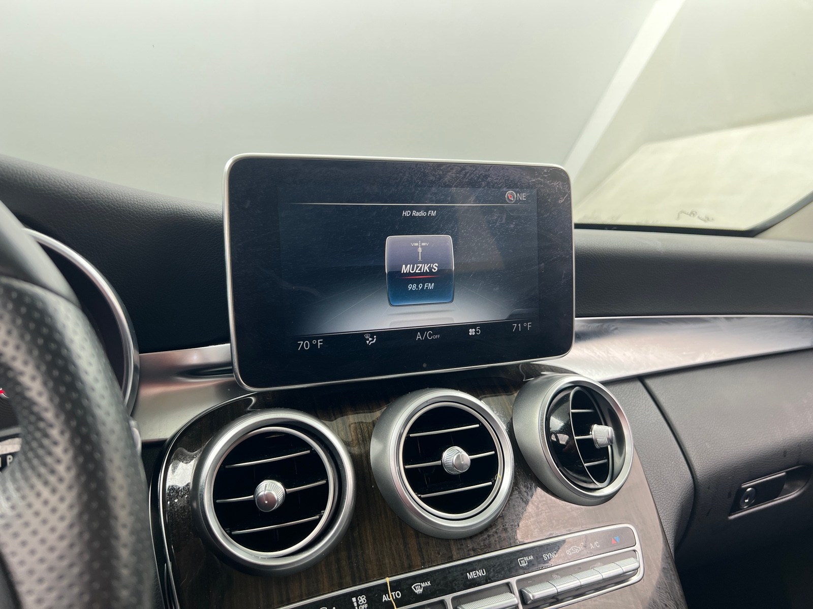 Thumbnail: 2016 Mercedes-Benz C-Class - 3