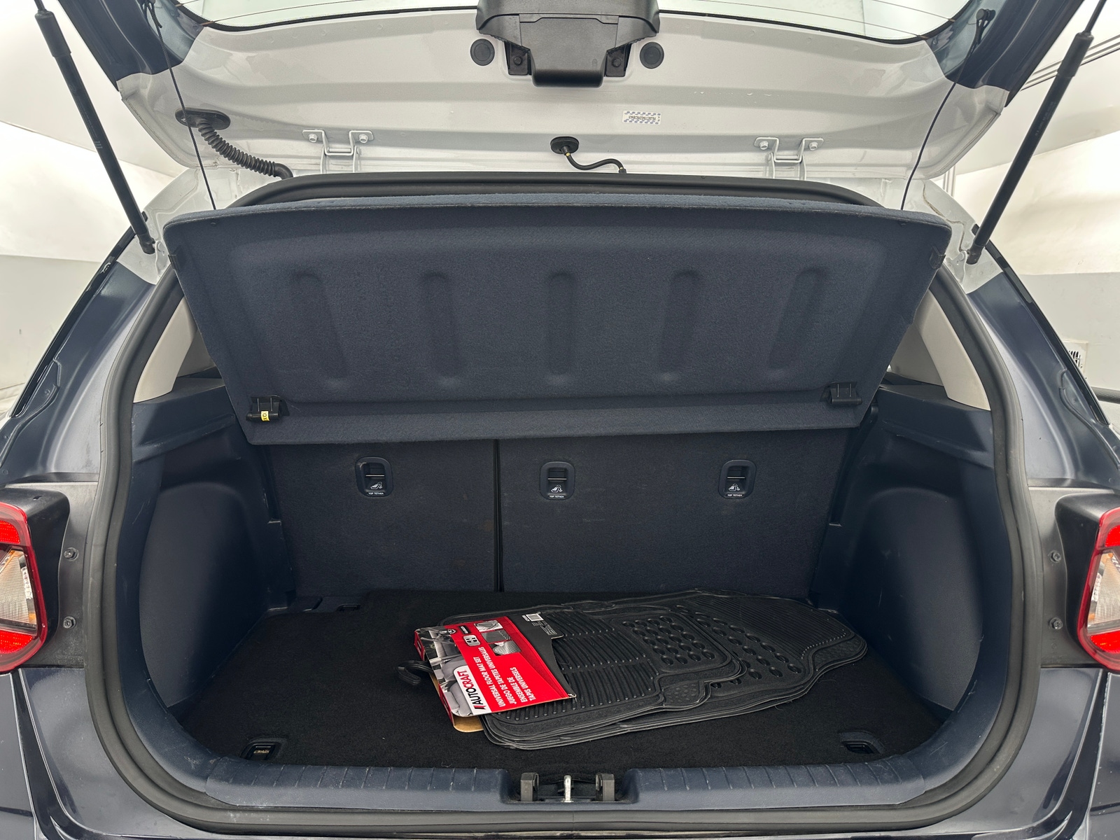 Thumbnail: 2021 Hyundai Venue - 7