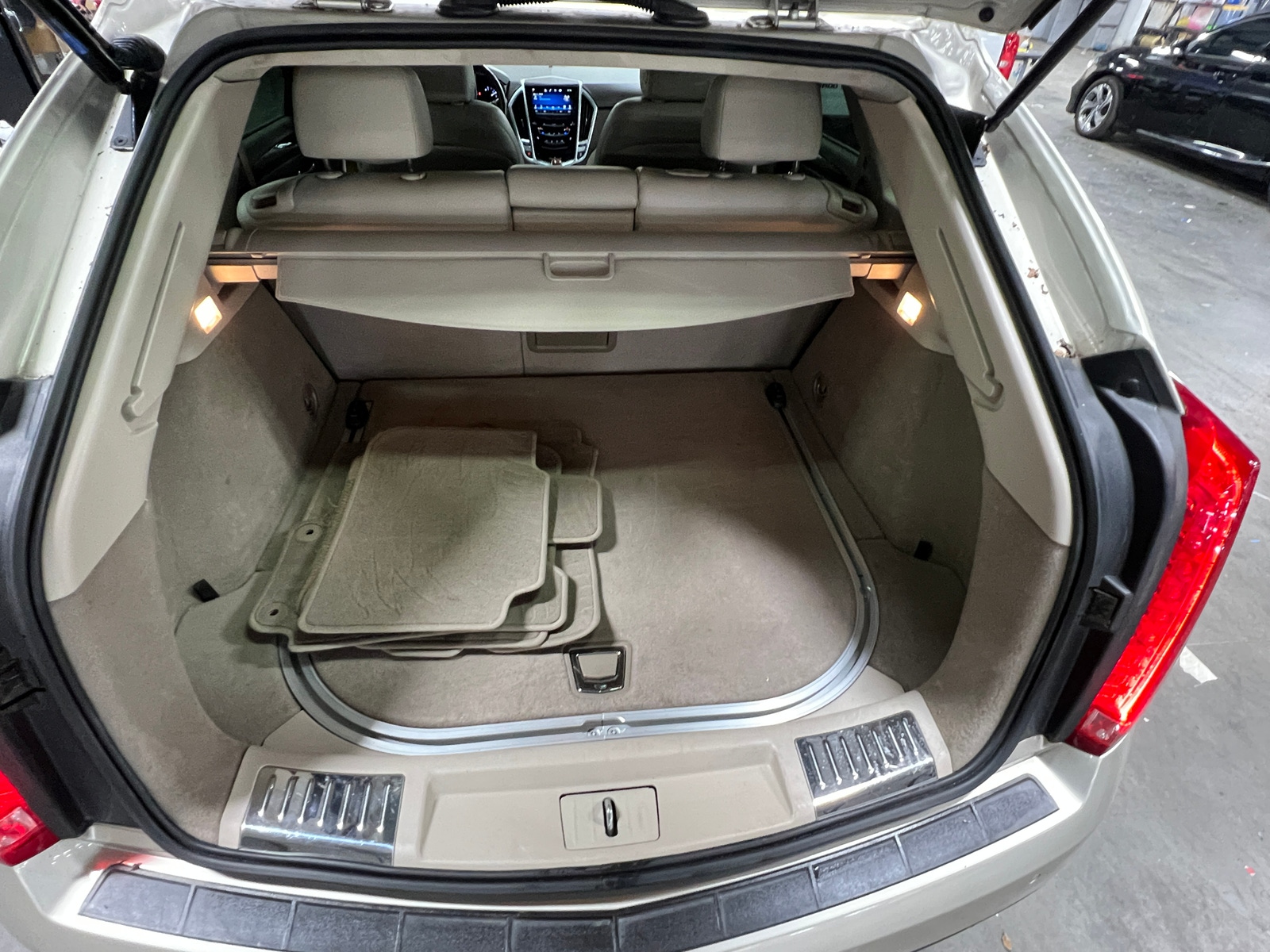 Thumbnail: 2015 Cadillac SRX - 6