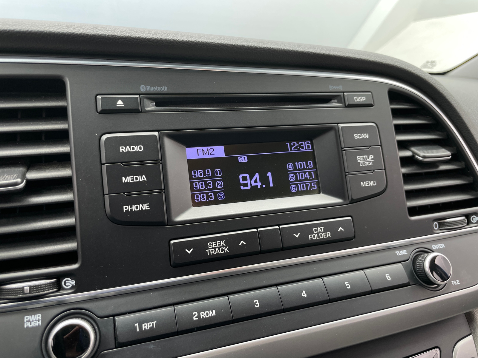 Thumbnail: 2017 Hyundai Elantra - 4