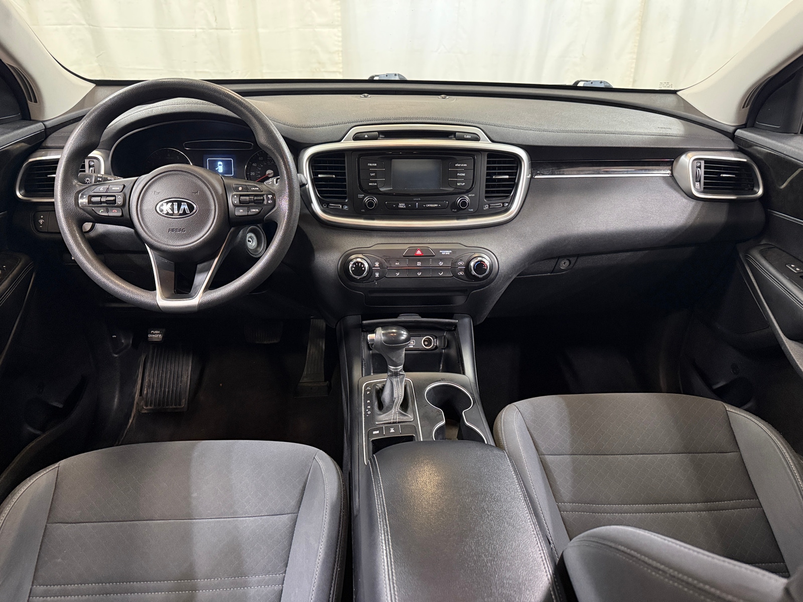 Thumbnail: 2016 Kia Sorento - 3