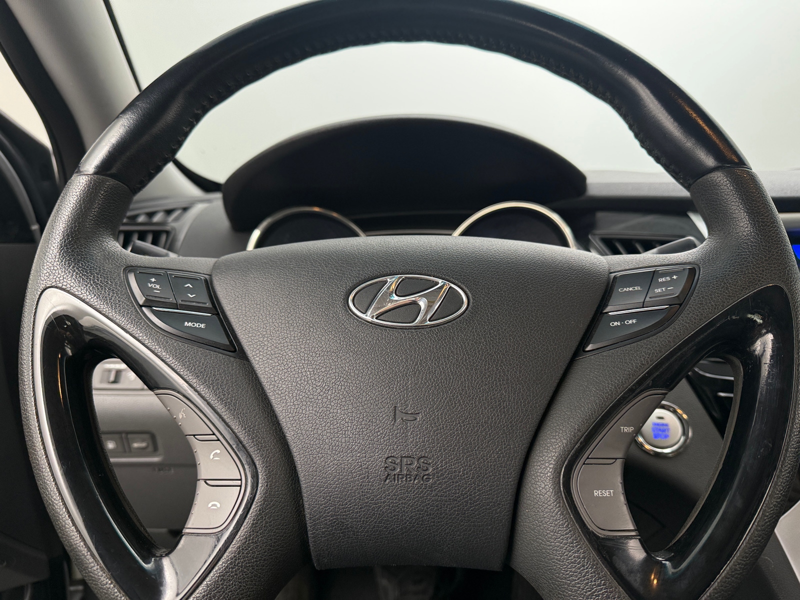 Thumbnail: 2012 Hyundai Sonata - 4