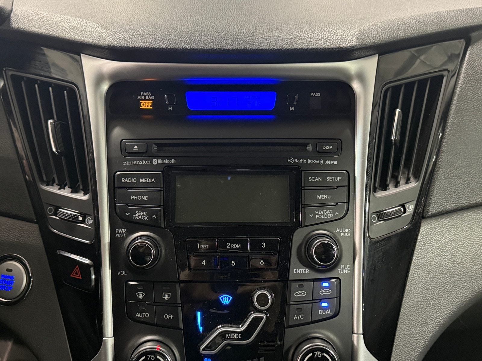 Thumbnail: 2012 Hyundai Sonata - 3