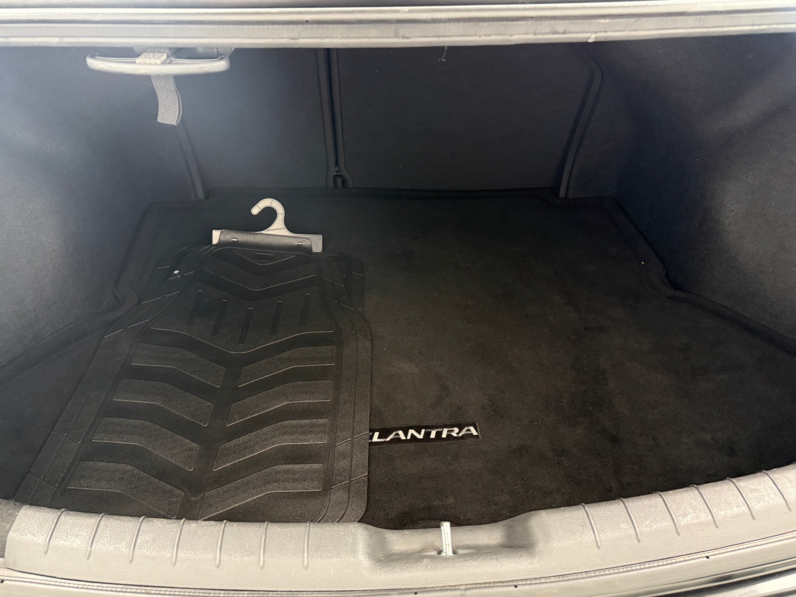 Thumbnail: 2020 Hyundai Elantra - 7