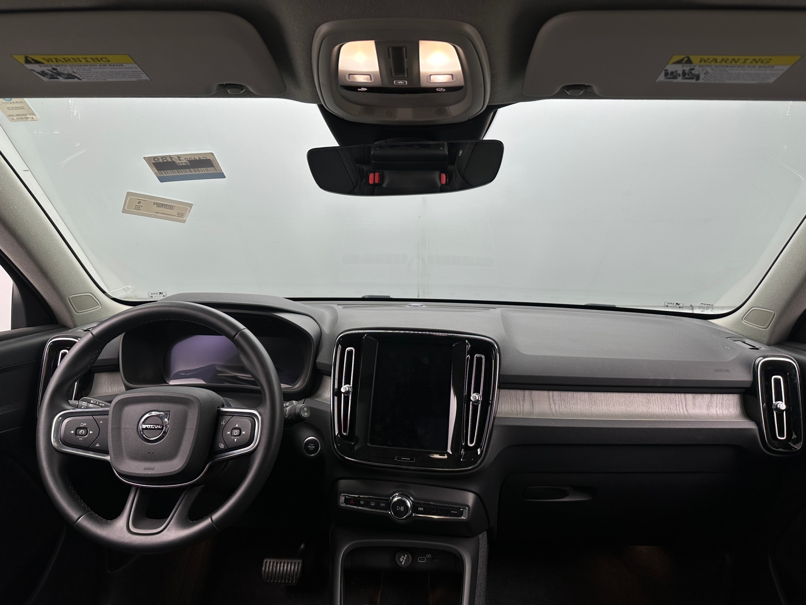 Thumbnail: 2025 Volvo XC40 - 3