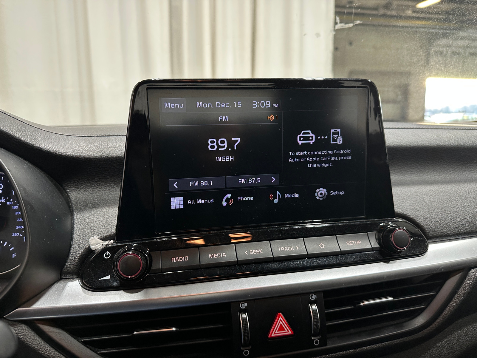 Thumbnail: 2023 Kia Forte - 4