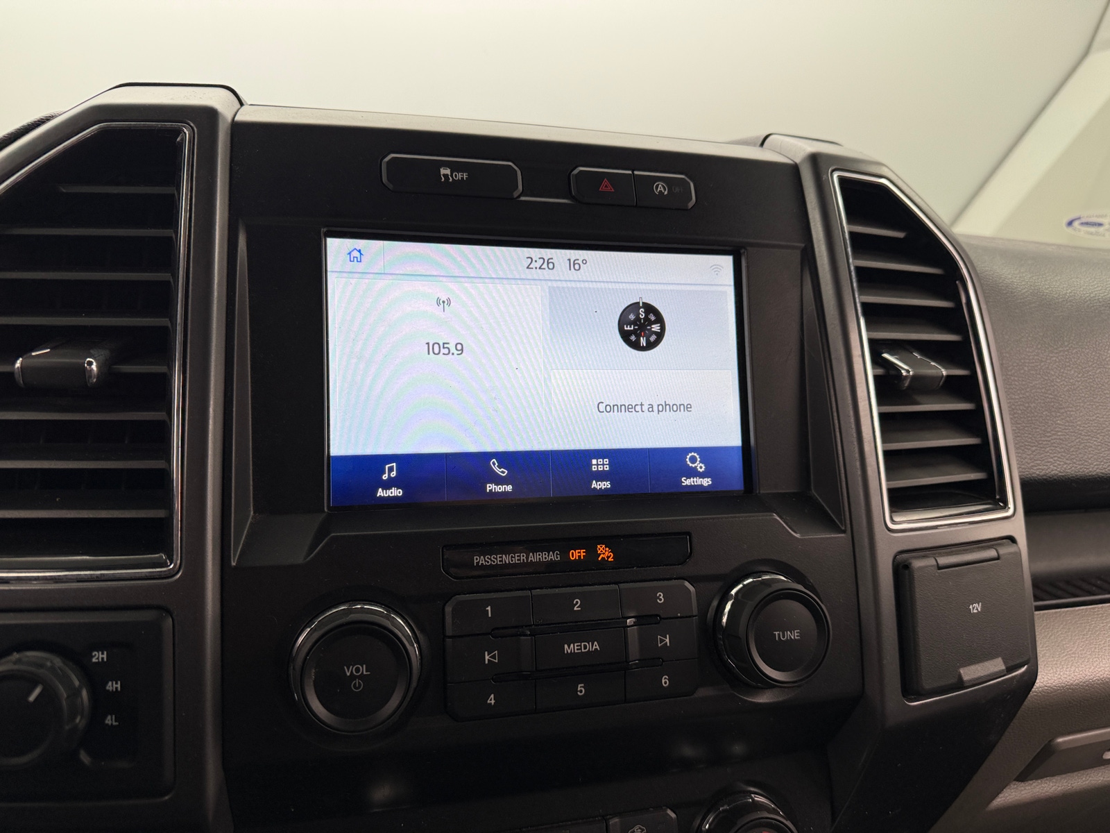 Thumbnail: 2020 Ford Econoline - 4