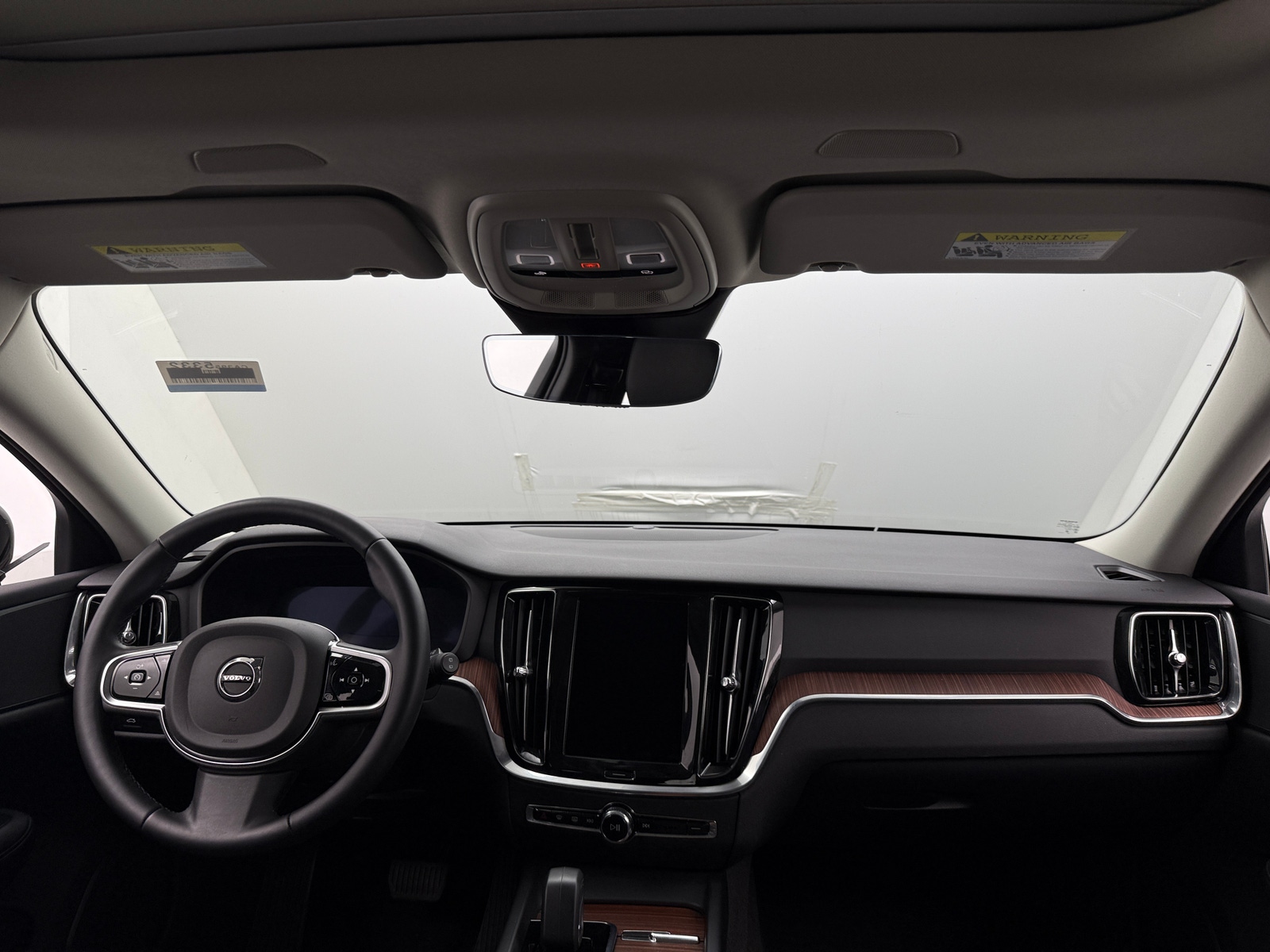 Thumbnail: 2025 Volvo V60 - 2