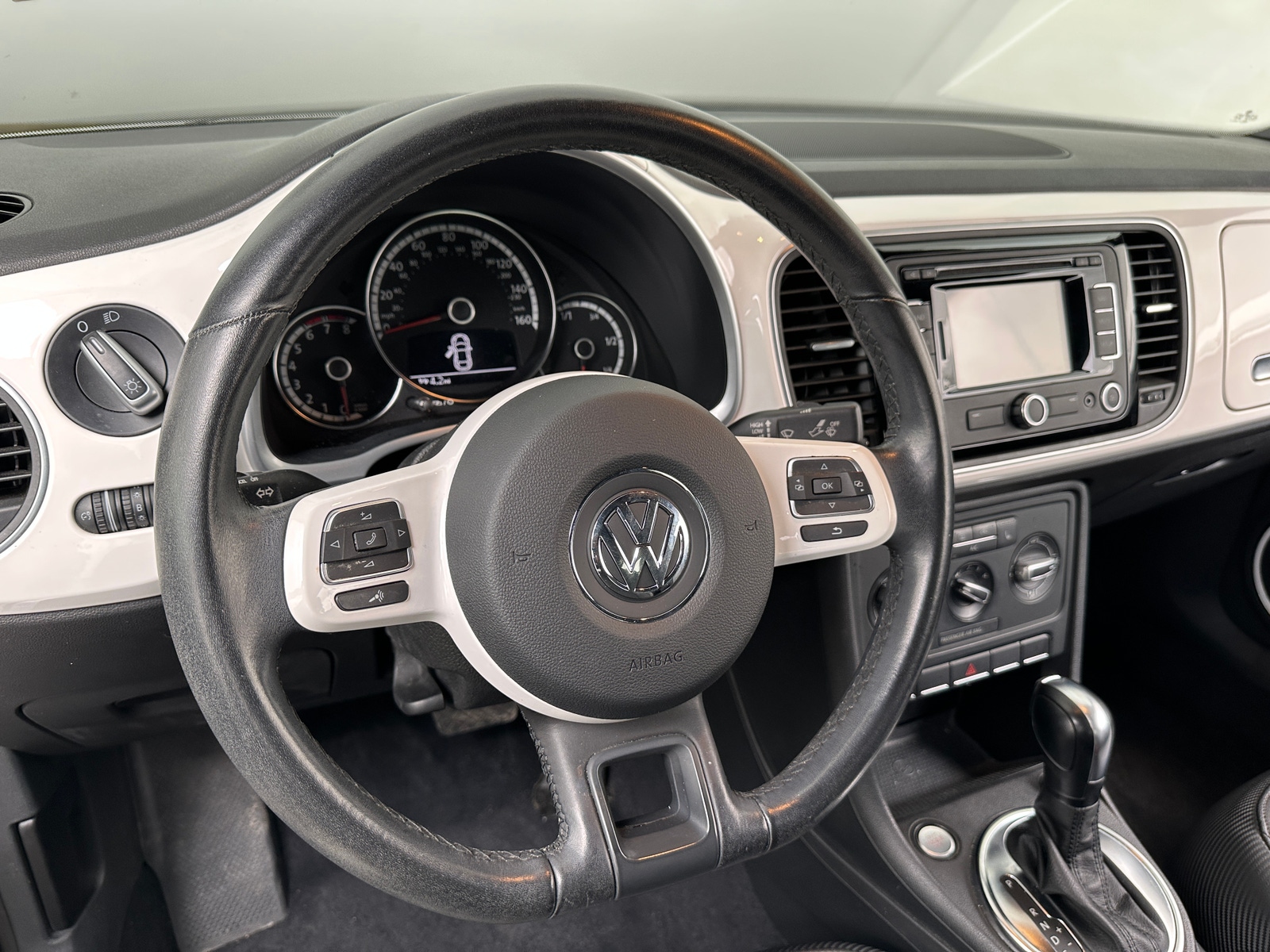 Thumbnail: 2013 Volkswagen Beetle - 4