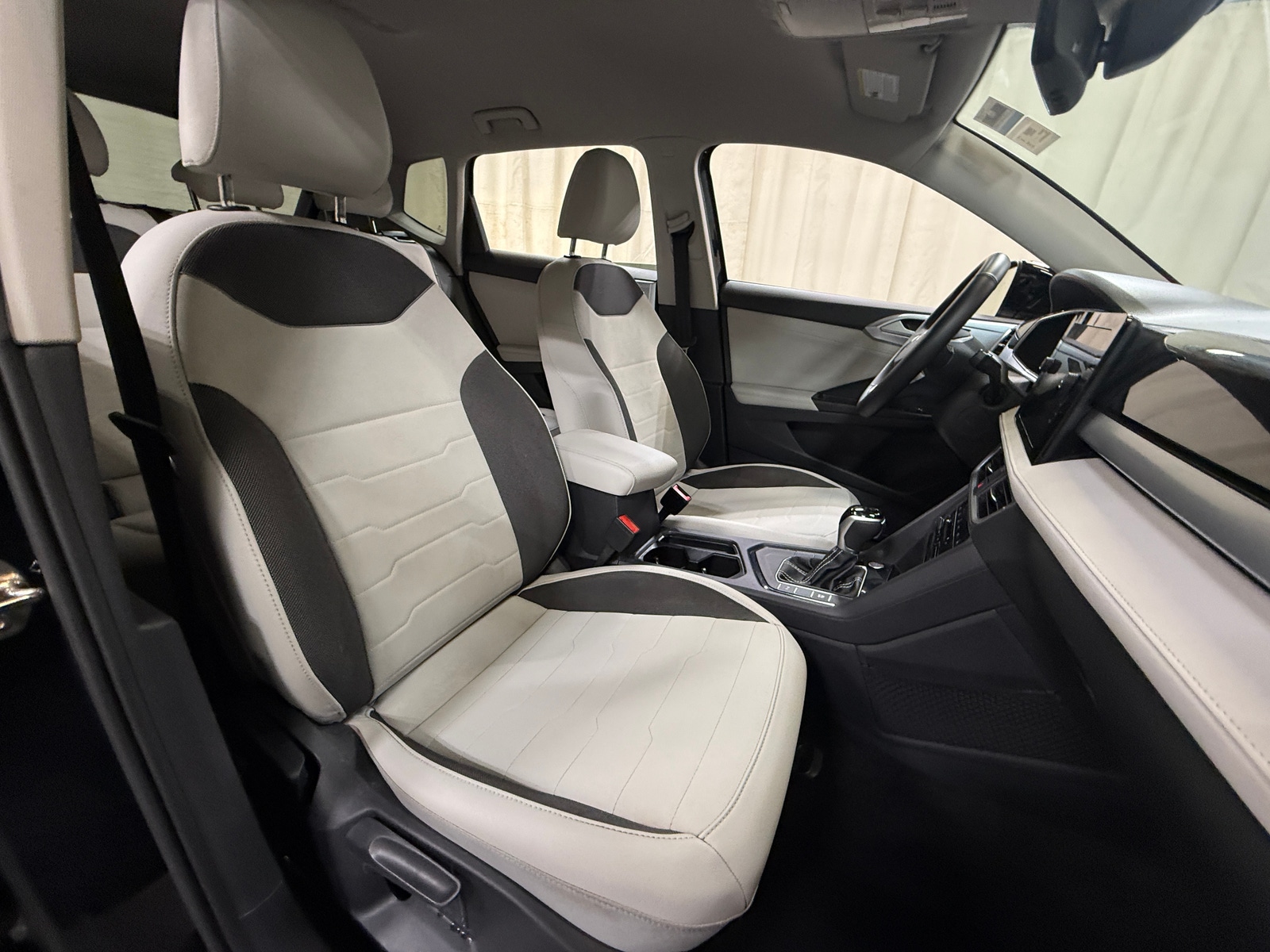 Thumbnail: 2025 Volkswagen Taos - 2