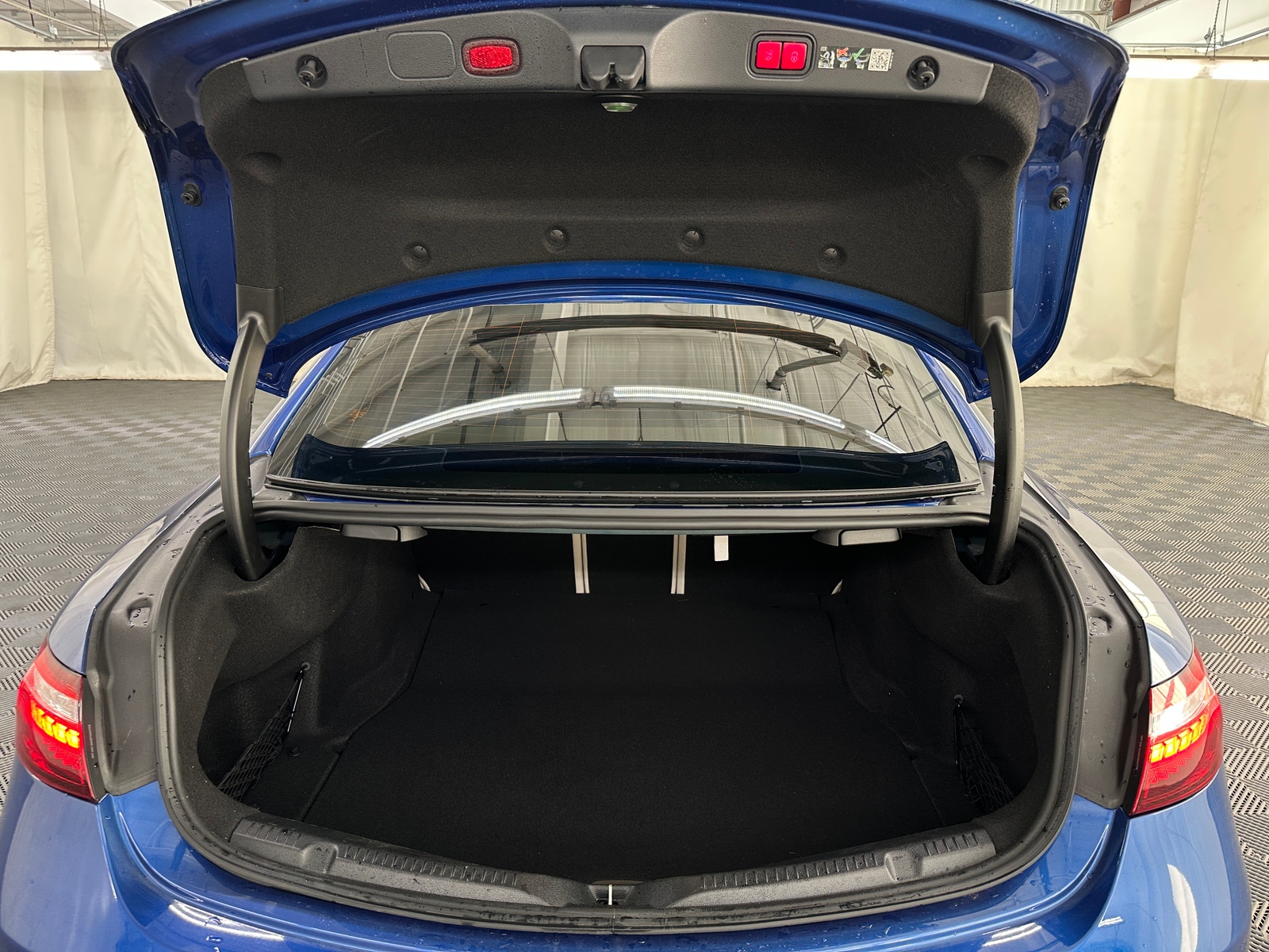 Thumbnail: 2022 Mercedes-Benz E-Class - 6